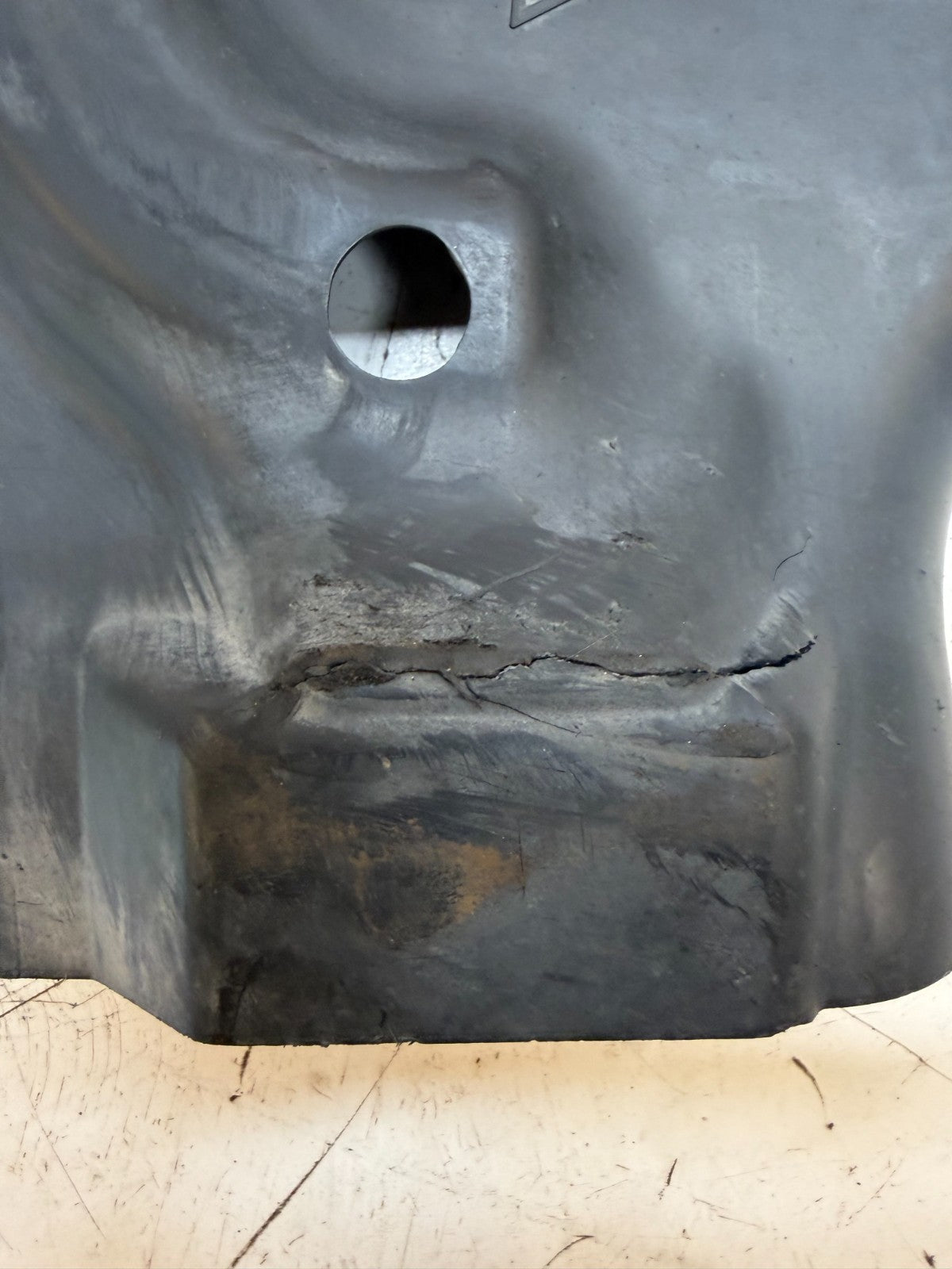 2017-23 TESLA MODEL 3 REAR SUSPENSION LEFT SIDE CONTROL ARM COVER 1111302-00-B