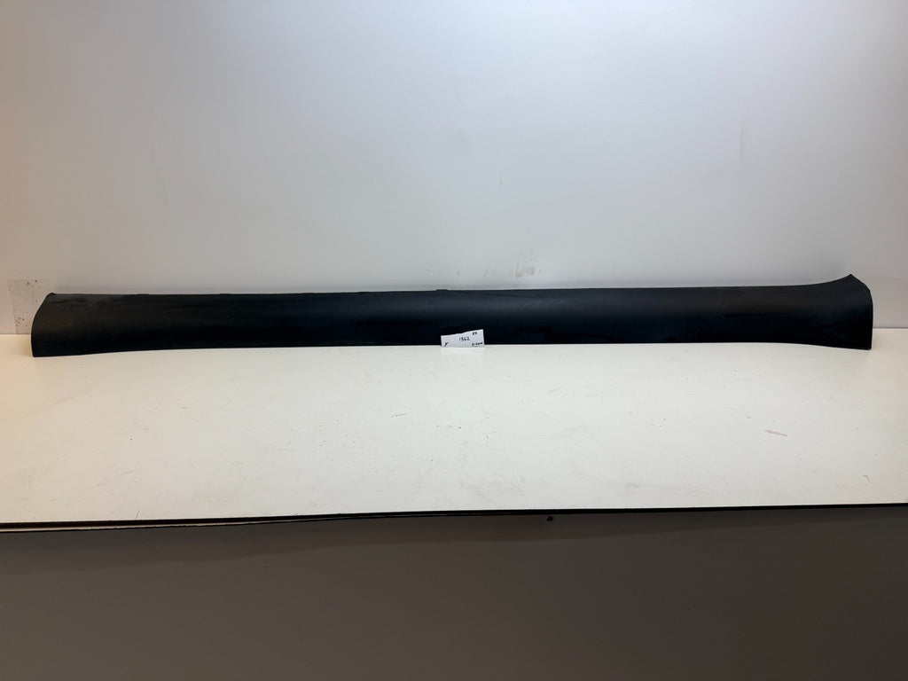 2020-24 TESLA MODEL Y RIGHT SIDE ROCKER MOLDING COVER PANEL 1497744-00-B