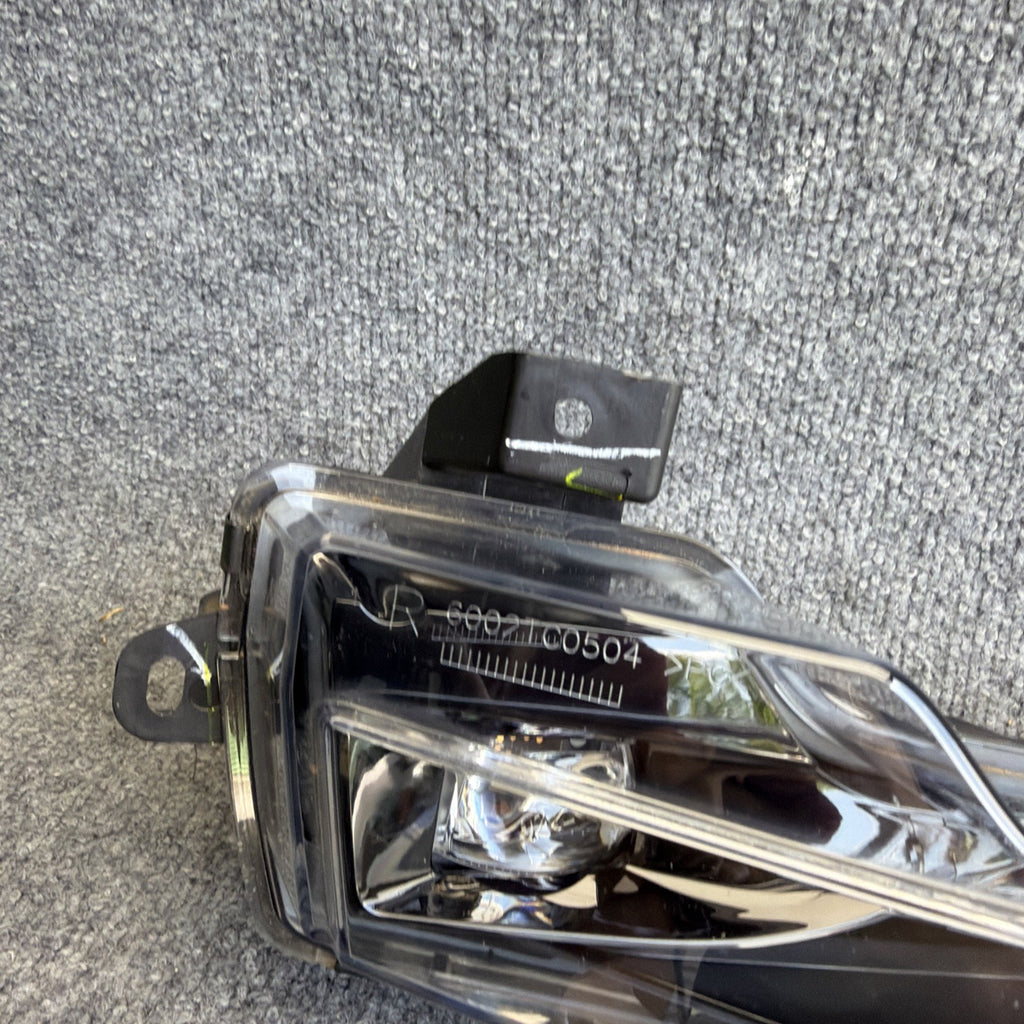 2017-2024 Tesla Model 3 / Y Front Right Hand Fog Light 3 Pins 1077392-00-C OEM