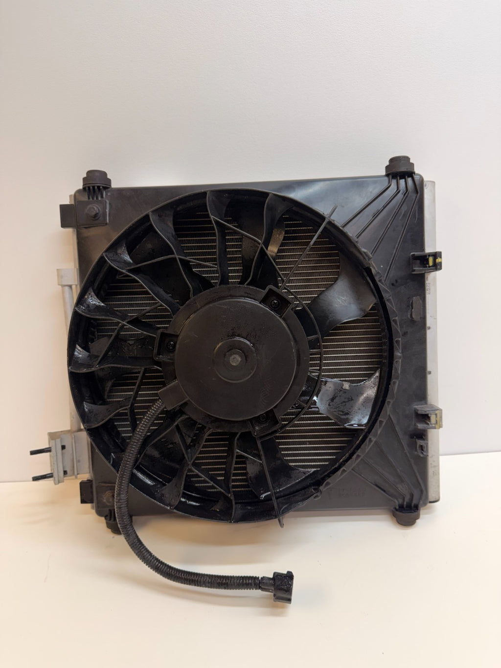 2016-2020 Tesla Model S Radiator Cooling Fan & Shroud Assembly 6008357-00-F OEM