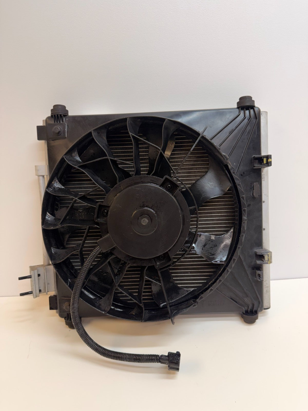 2016-2020 Tesla Model S Radiator Cooling Fan & Shroud Assembly 6008357-00-F OEM