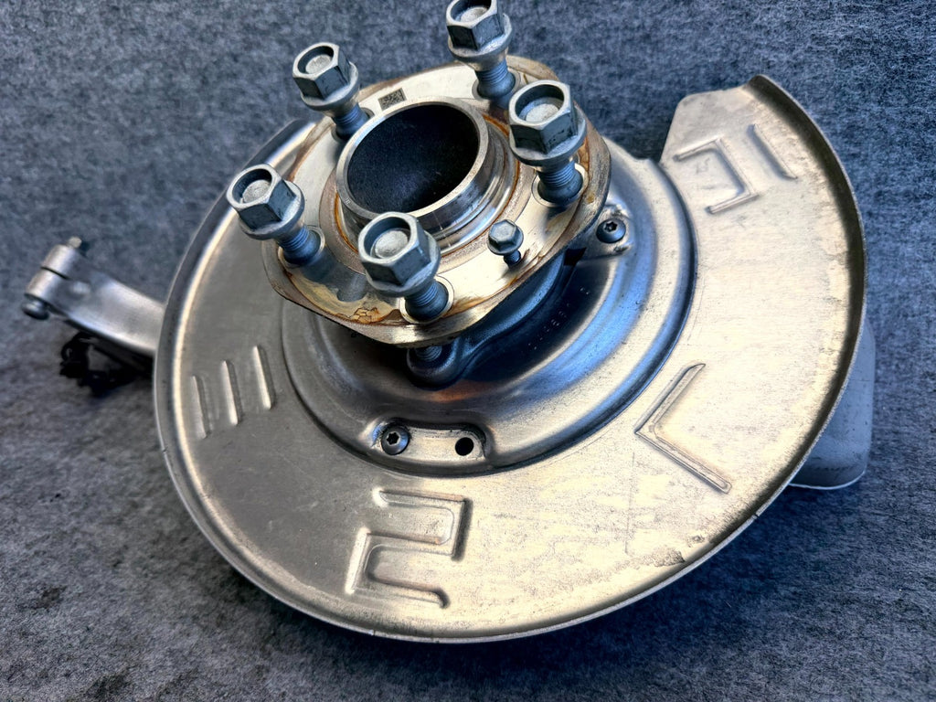 ♦️17-23 TESLA MODEL 3 FRONT LEFT SPINDLE KNUCKLE HUB & SHIELD OEM, 1044311-00-E
