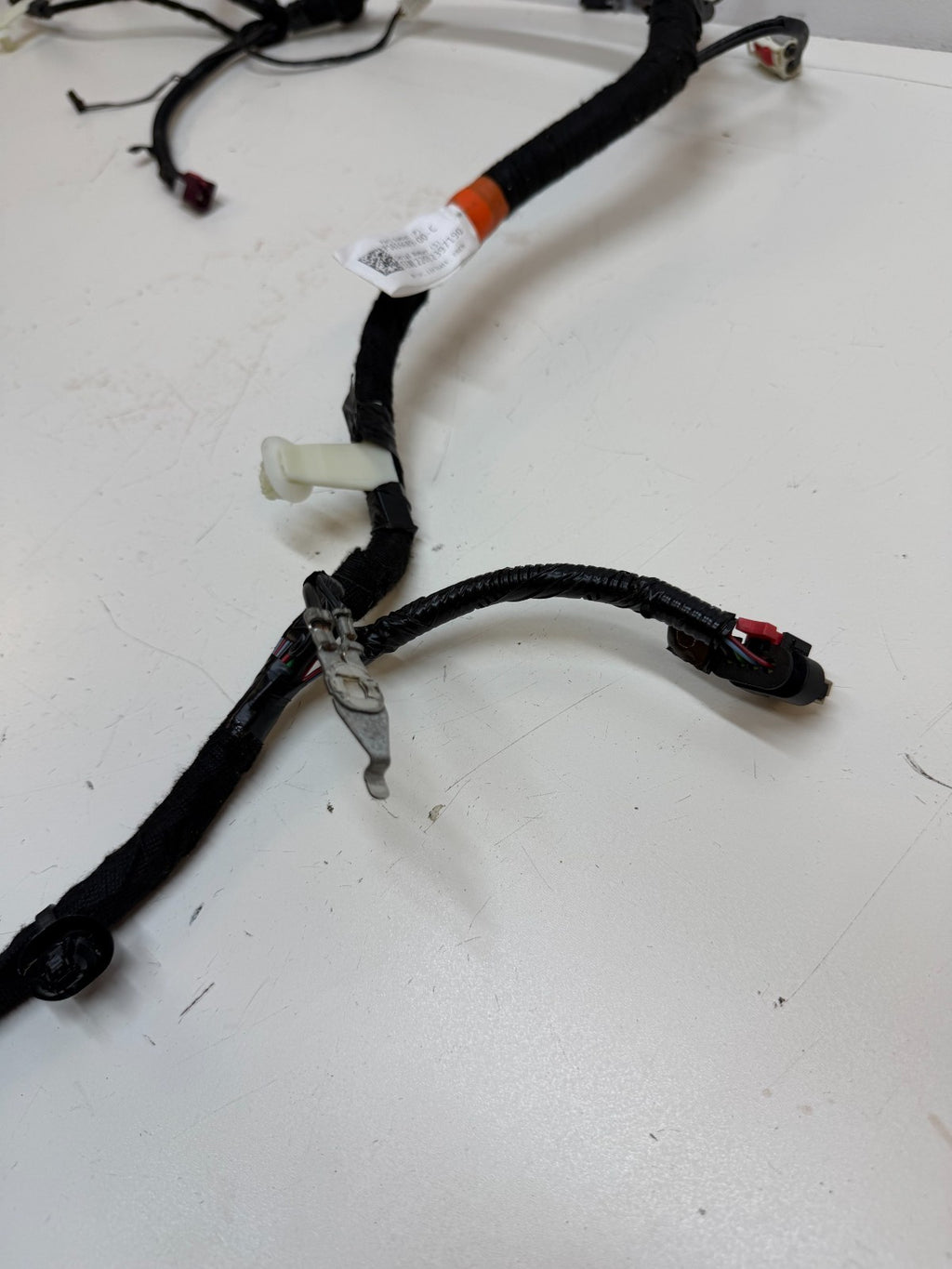 20-24 Tesla Model Y Rear Liftgate Trunk Wiring Harness & Connector 1616689-00-C