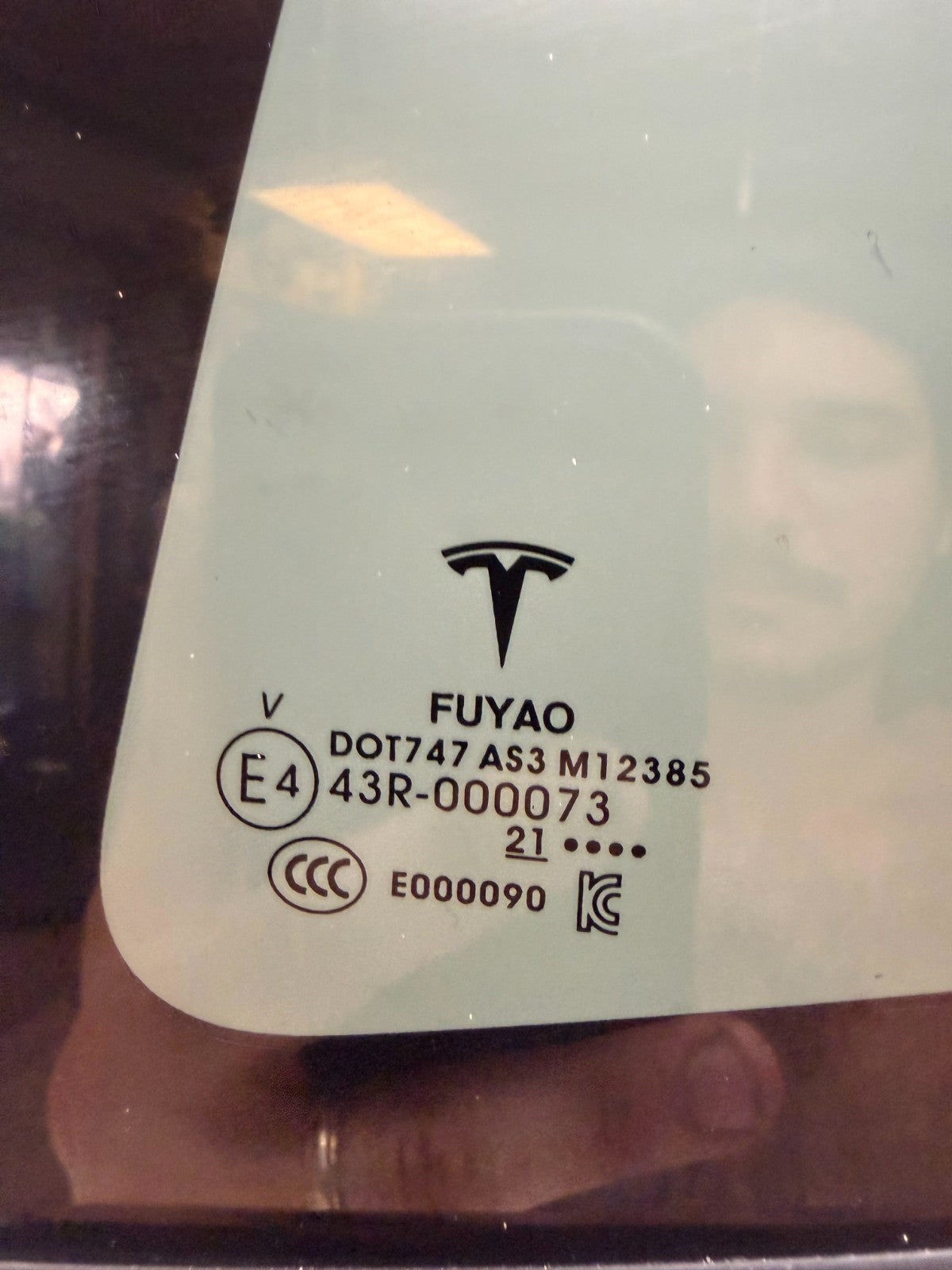 2016 – 2020 TESLA MODEL Y REAR LEFT SIDE QUARTER WINDOW GLASS 1495740-00-H