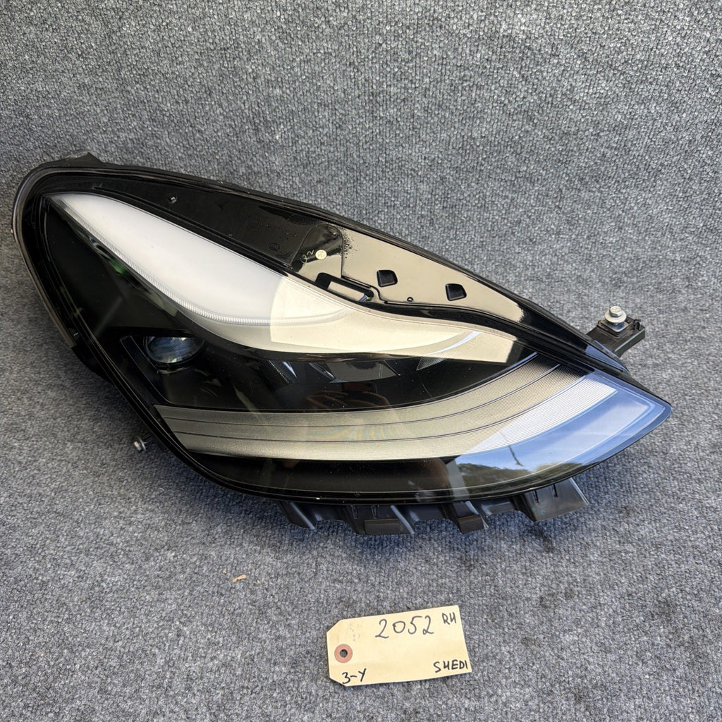 2021-2023 TESLA MODEL 3 Y RIGHT  HEADLIGHT PROJECTOR MATRIX 2ND GEN 1514953-00-D