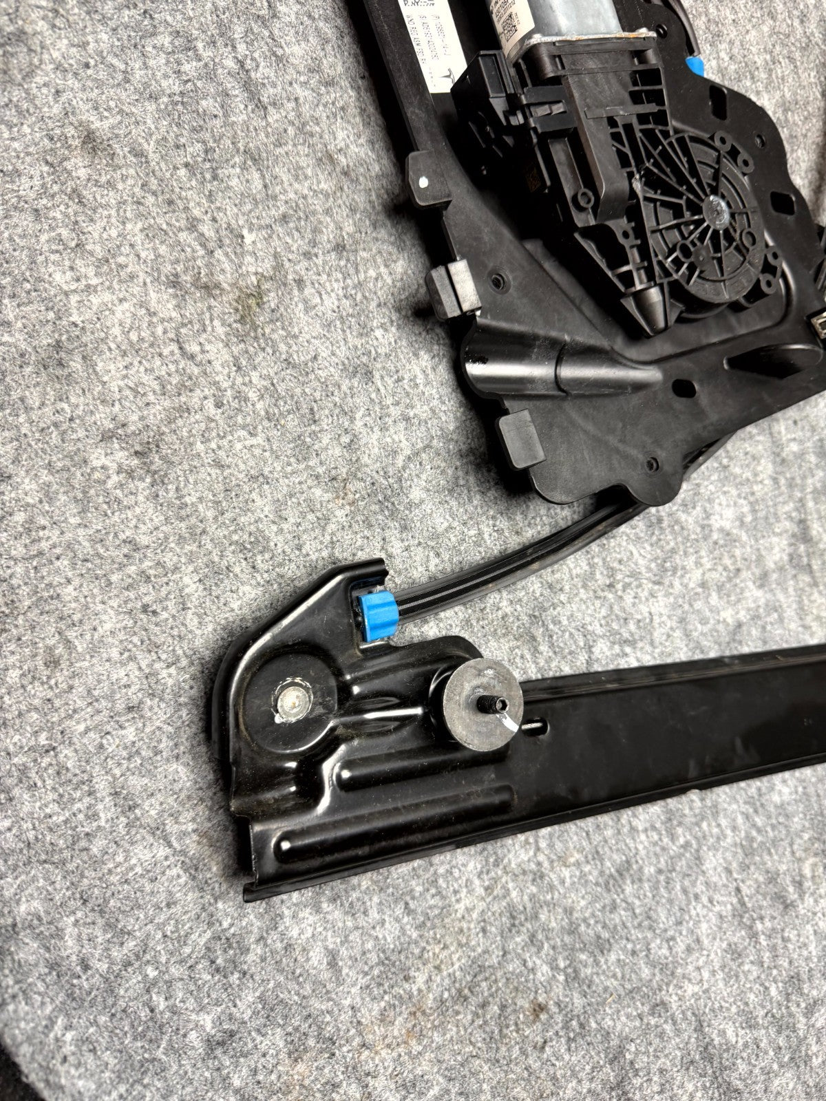 ♦️2017-2023 TESLA MODEL 3 FRONT RIGHT SIDE DOOR WINDOW REGULATOR OEM, 109662114J