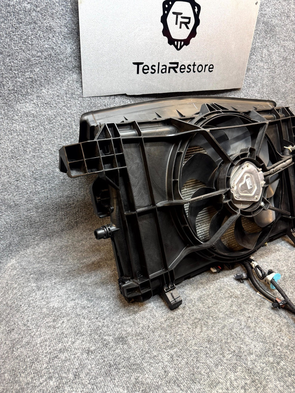 2017-2023 TESLA MODEL 3 RADIATOR COOLING FAN SHROUD & SHUTTER OEM, 1103545-00-B