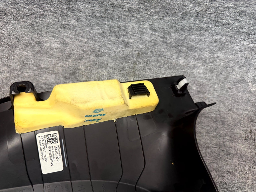 ♦️17–23 TESLA MODEL 3 REAR RIGHT SIDE DOOR SILL SCUFF PLATE OEM, 1086312-00-F