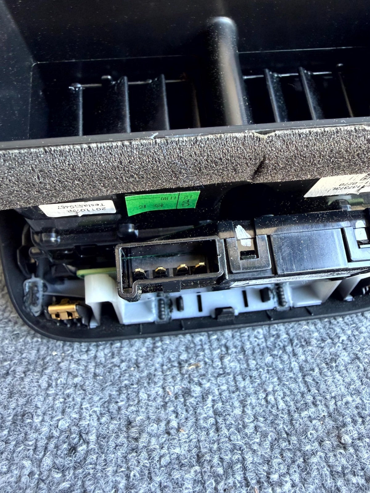 17-23 TESLA MODEL 3 REAR CONTROL PANEL AIR VENT CHARGER OUTLET OEM, 1111072-00-E