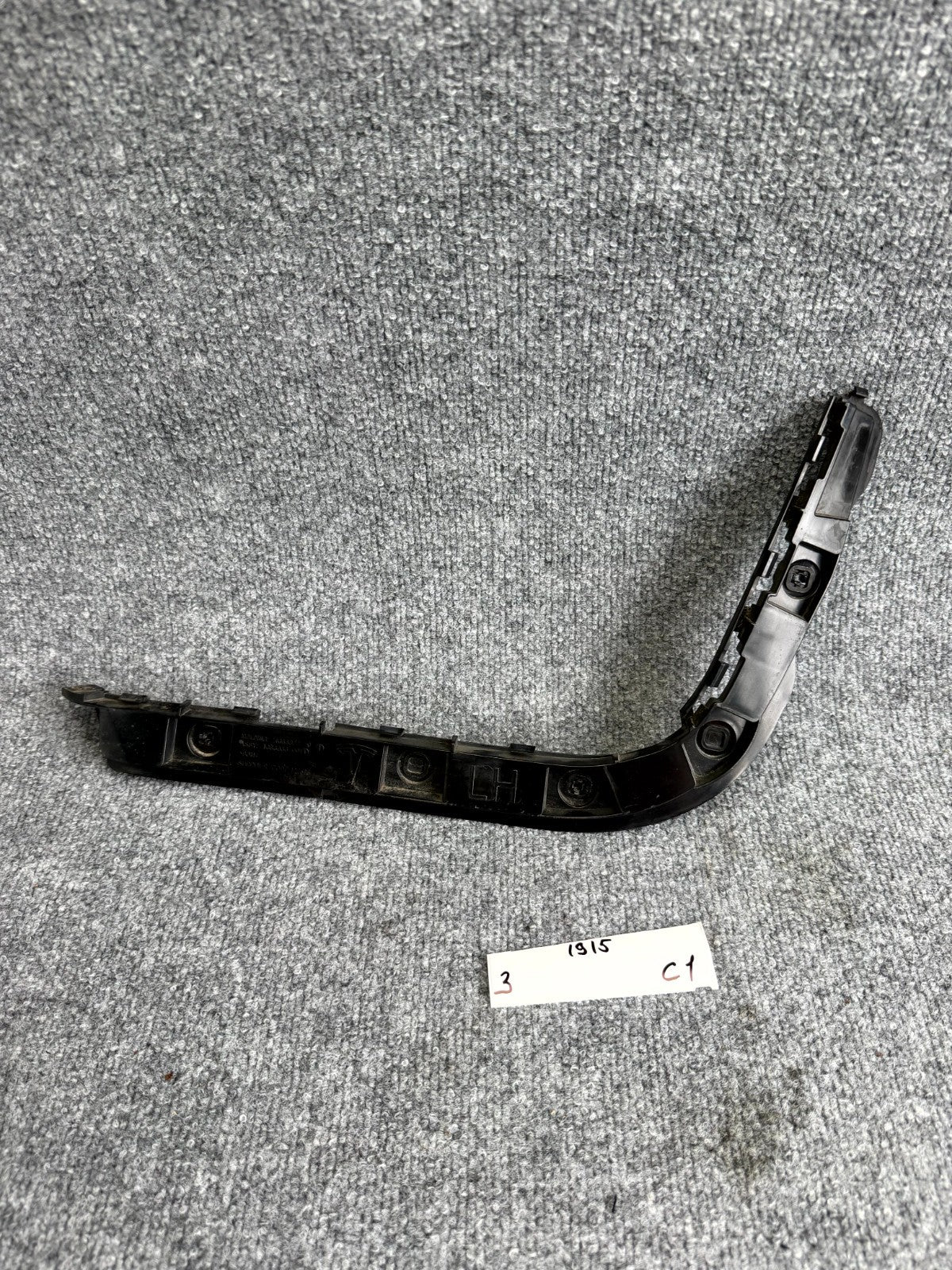 2017-2023 TESLA MODEL 3 REAR LEFT BUMPER LOWER SUPPORT BRACKET OEM, 1083990-00-I