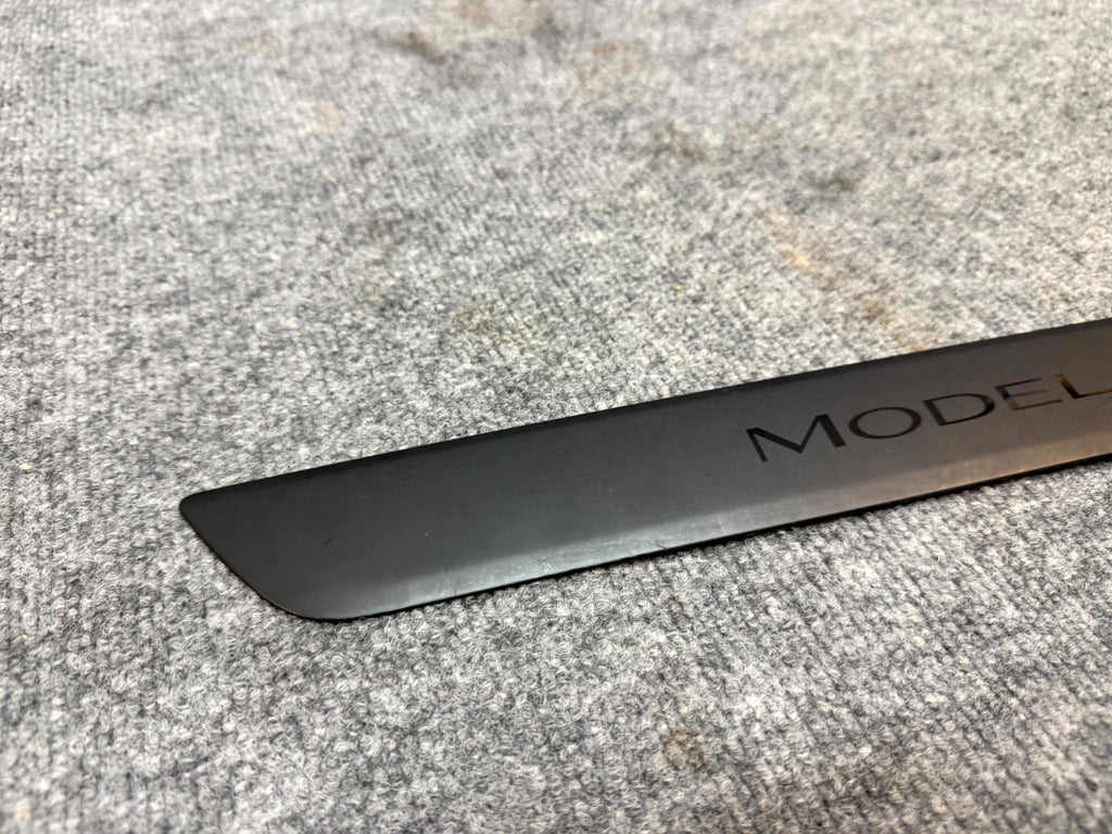 2020-2024 TESLA MODEL Y FRONT LEFT DOOR SILL SCUFF TRIM COVER OEM, 1494301-00-B