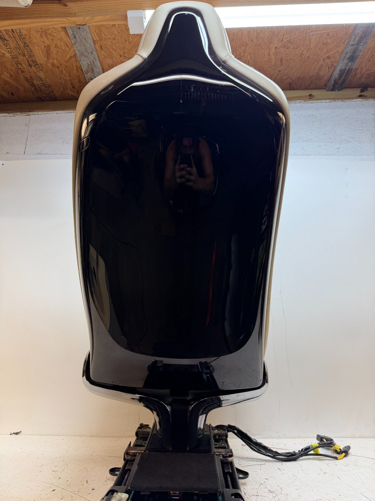 2016-20 Tesla Model X Rear Left 2nd Row Leather Complete Seat OEM 1059717-00-B