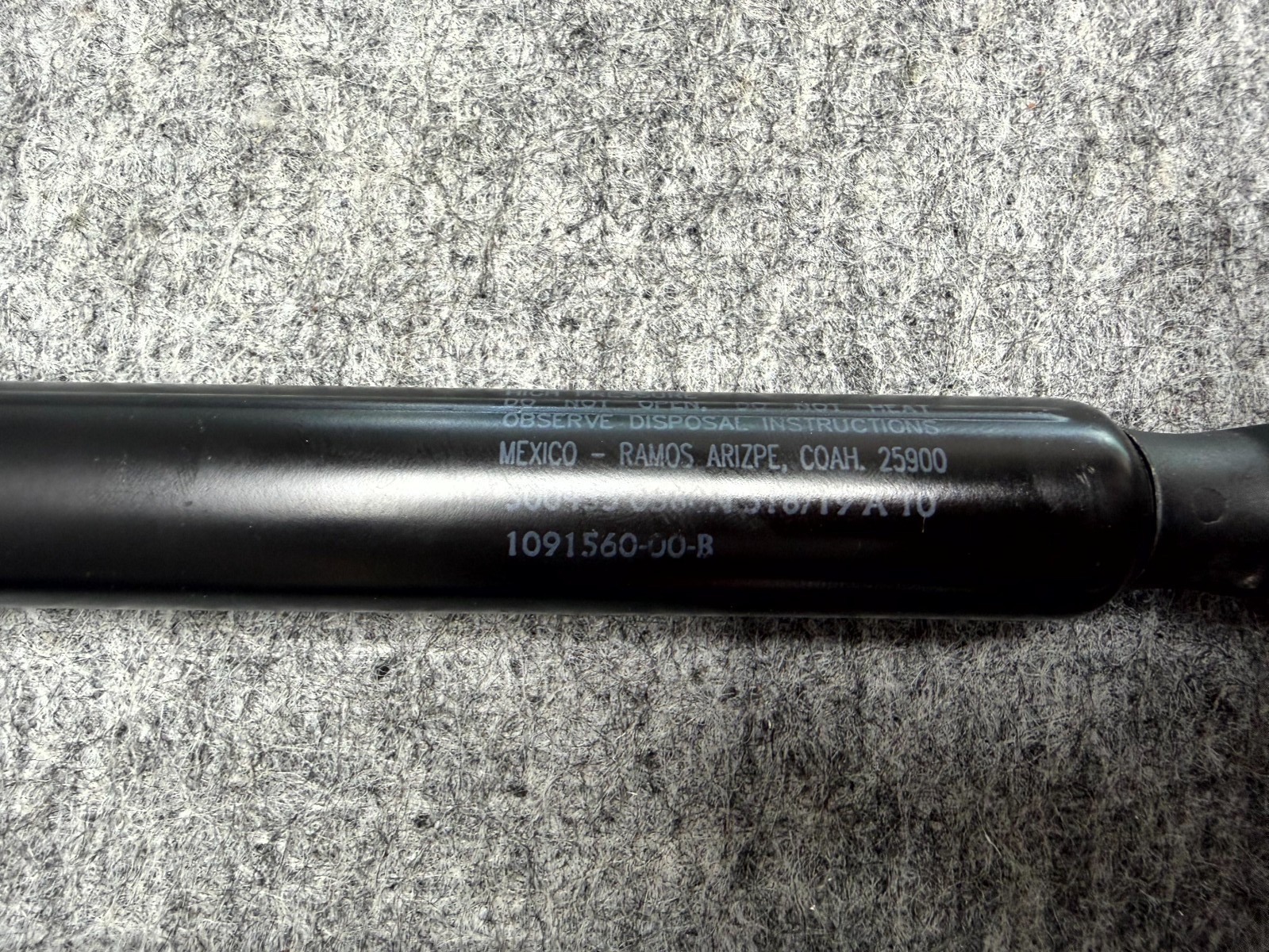 ♦️2017–2023 TESLA MODEL 3 REAR LEFT & RIGHT TRUNK SHOCK STRUT OEM, 1091560-00-B
