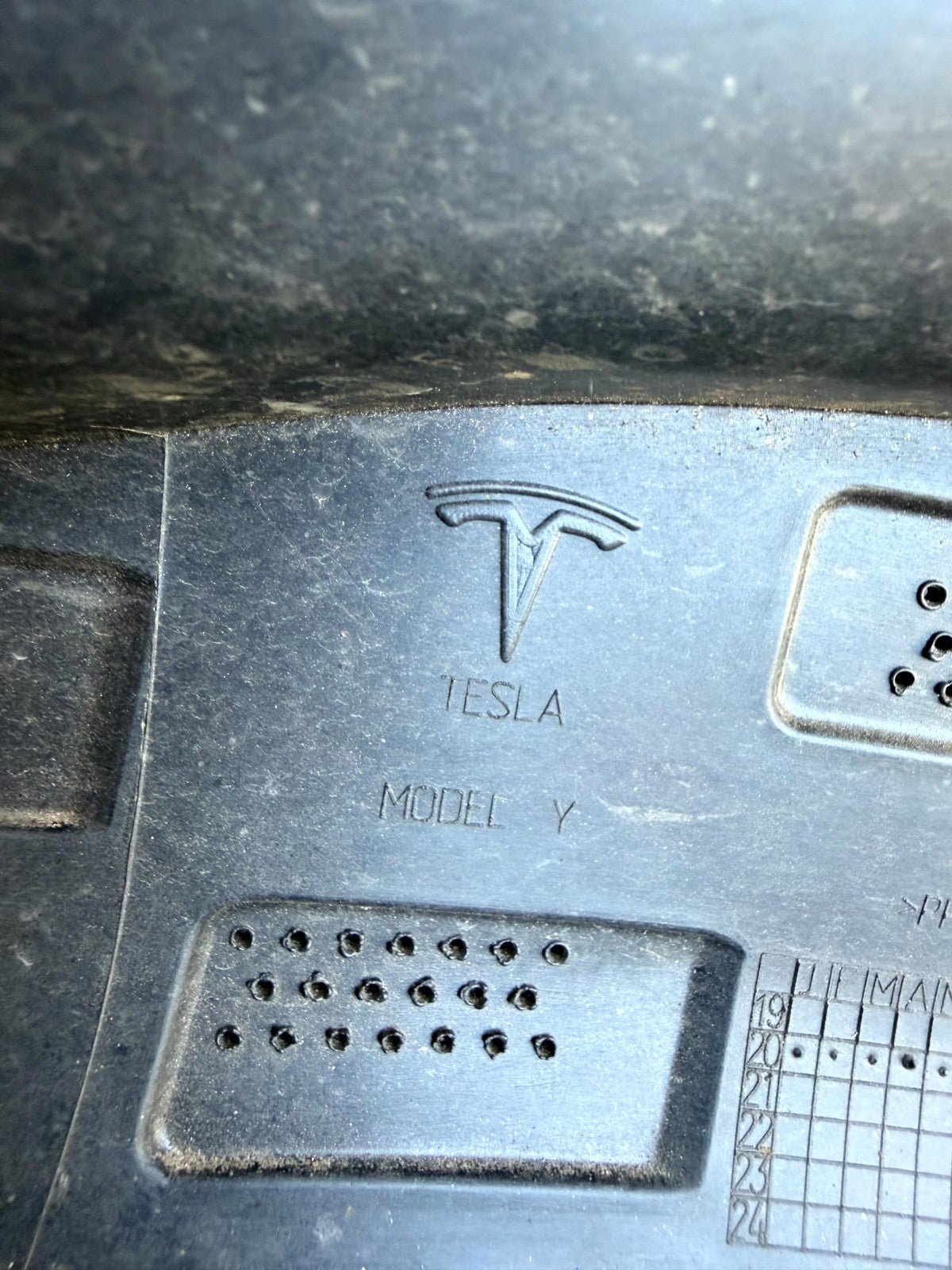 2020 – 2023 TESLA MODEL Y FRONT LEFT SIDE BUMPER INNER BRACKET OEM, 1493741‑00‑A
