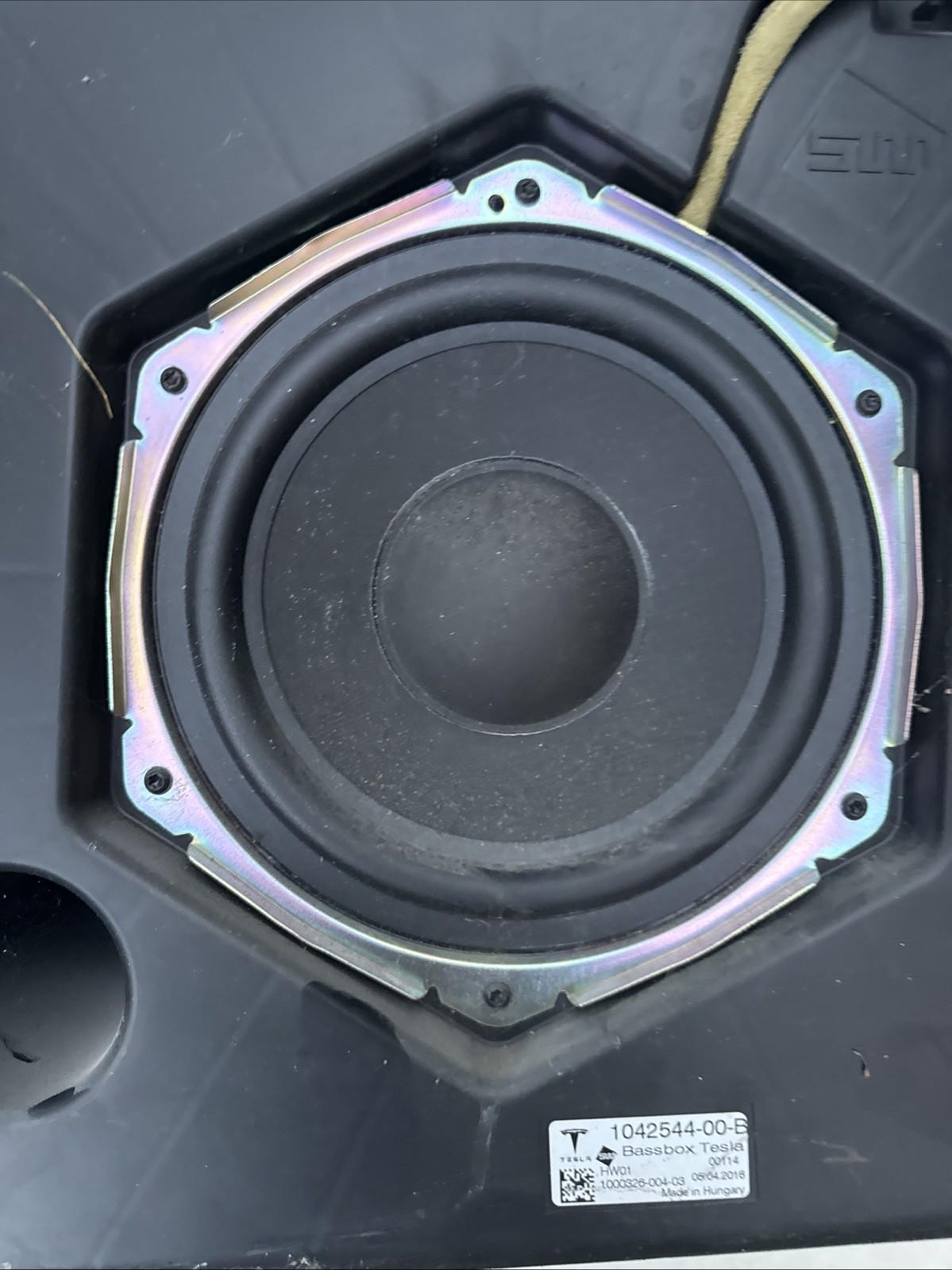 ♦️2012-2020 TESLA MODEL S SUBWOOFER SPEAKER BASS BOX ASSEMBLY OEM, 1042544-00-B