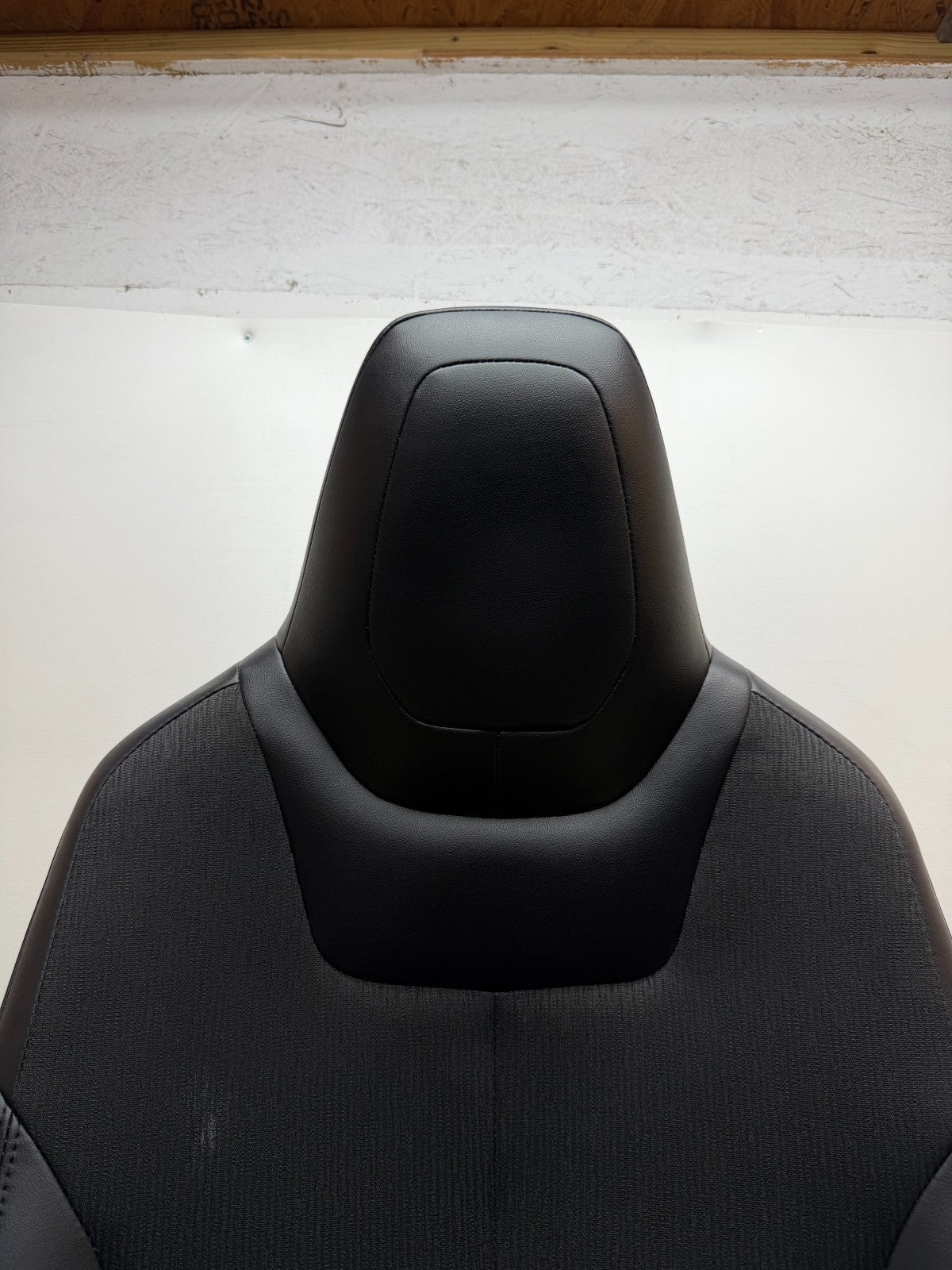 2016-2020 Tesla Model S Front Passenger Side Seat Black Cloth / Leather Right