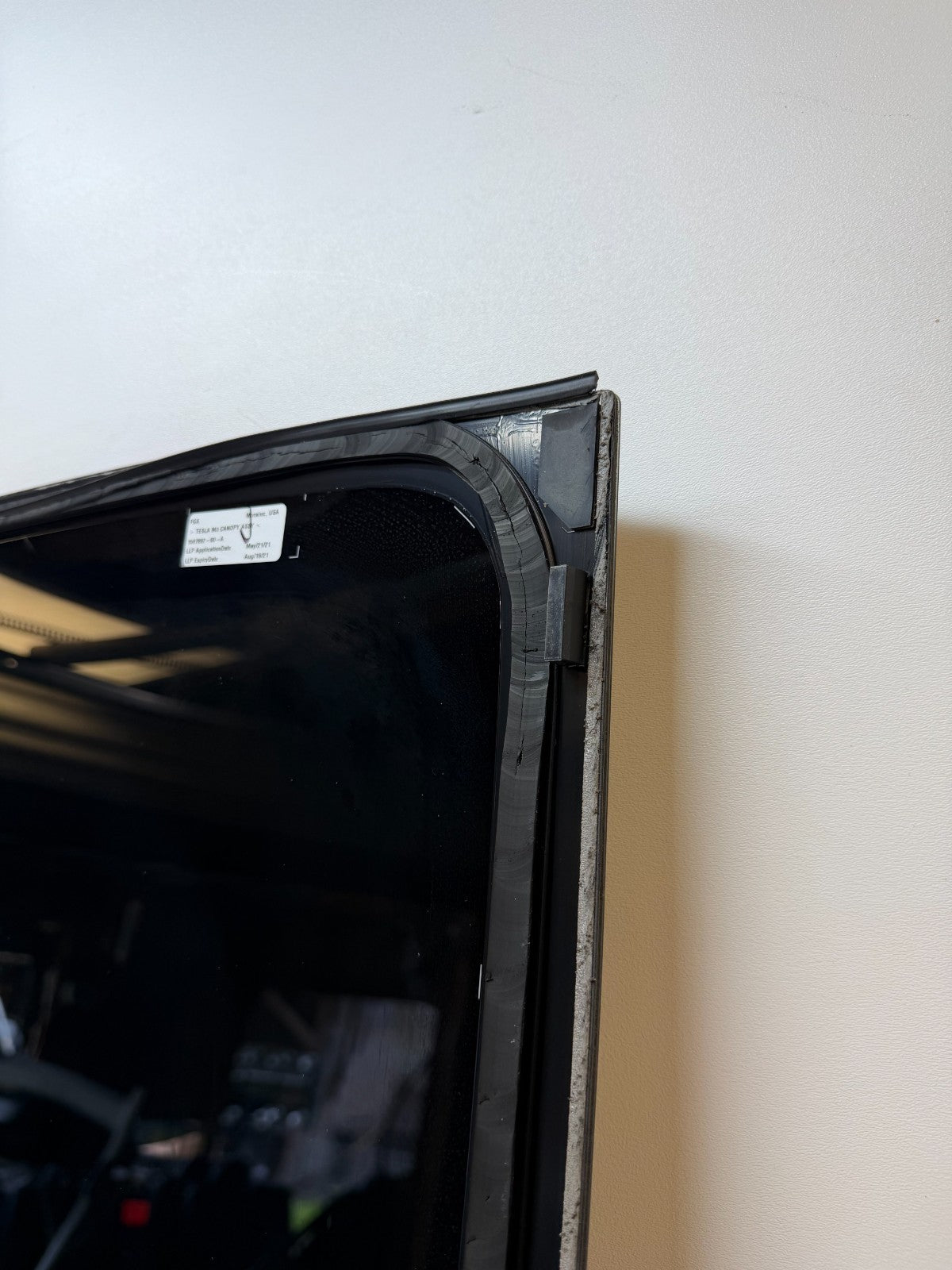 2018-2023 Tesla Model 3 Middle Panoramic Sunroof Roof Glass Window Moonroof OEM
