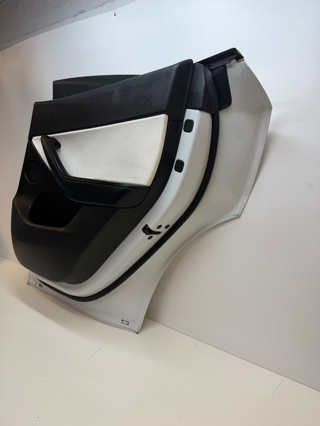 2020-24 Tesla Model Y Rear Right Passenger Side Complete Door Assembly White