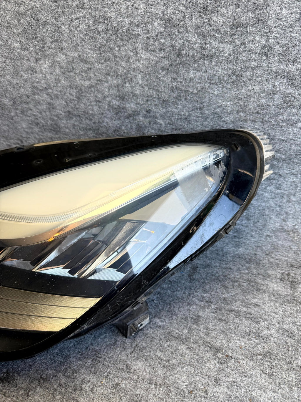 ♦️2017 - 2021 TESLA MODEL 3 LEFT SIDE HEADLIGHT REFLECTOR LED OEM, 1077371-10-I