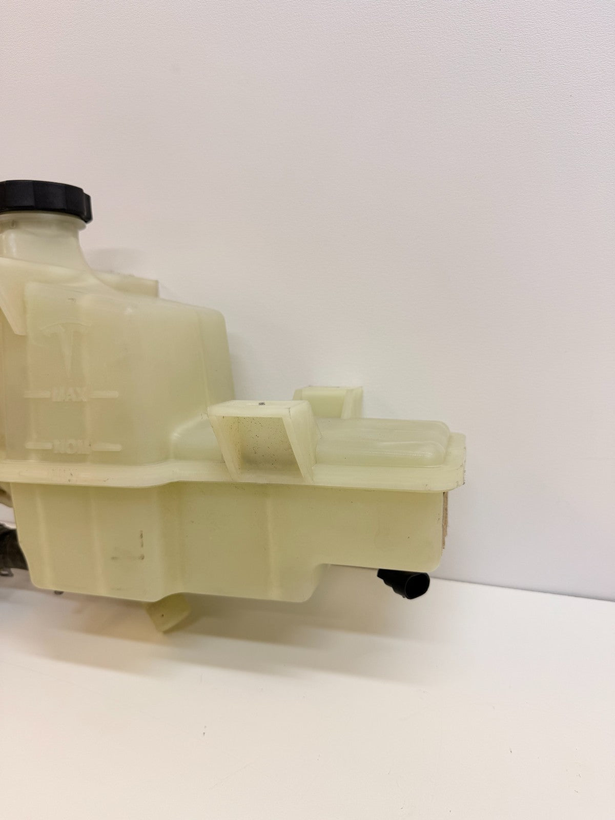 2012-2016 Tesla Model S Coolant Reservoir Bottle Expansion Tank Unit OEM