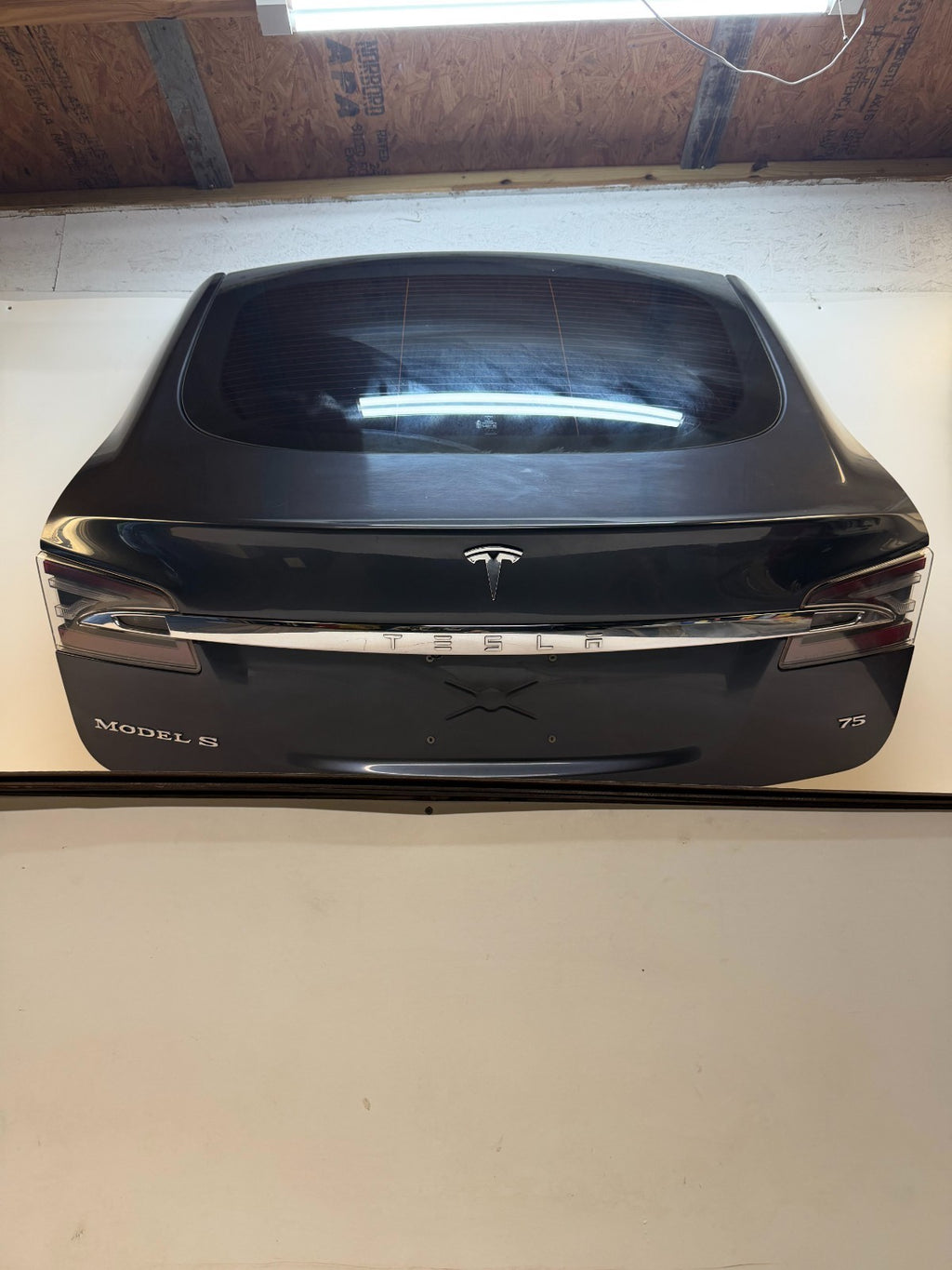 2016-2020 Tesla  Model S Liftgate Trunk Lid Tailgate Hatch Shell Black w/ Glass
