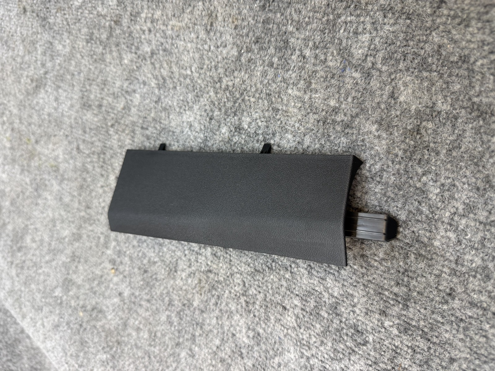 2017-2024 TESLA MODEL Y/3 LEFT SIDE A PILLAR TRIM COVER PANEL BEZEL OEM, 1627209