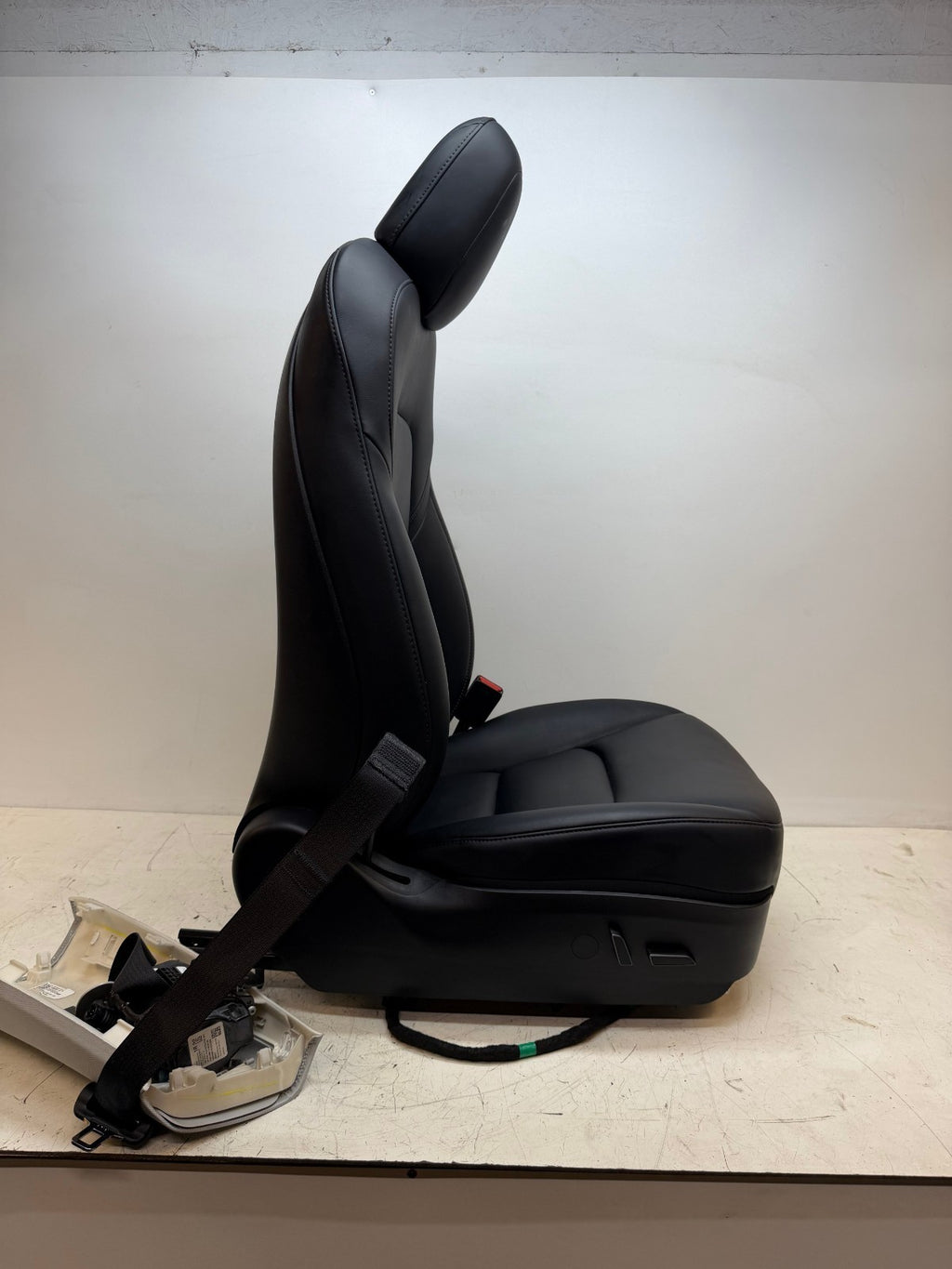 2017-2023 Tesla Model 3 Front Right Passenger Side 1st Row Seat Black