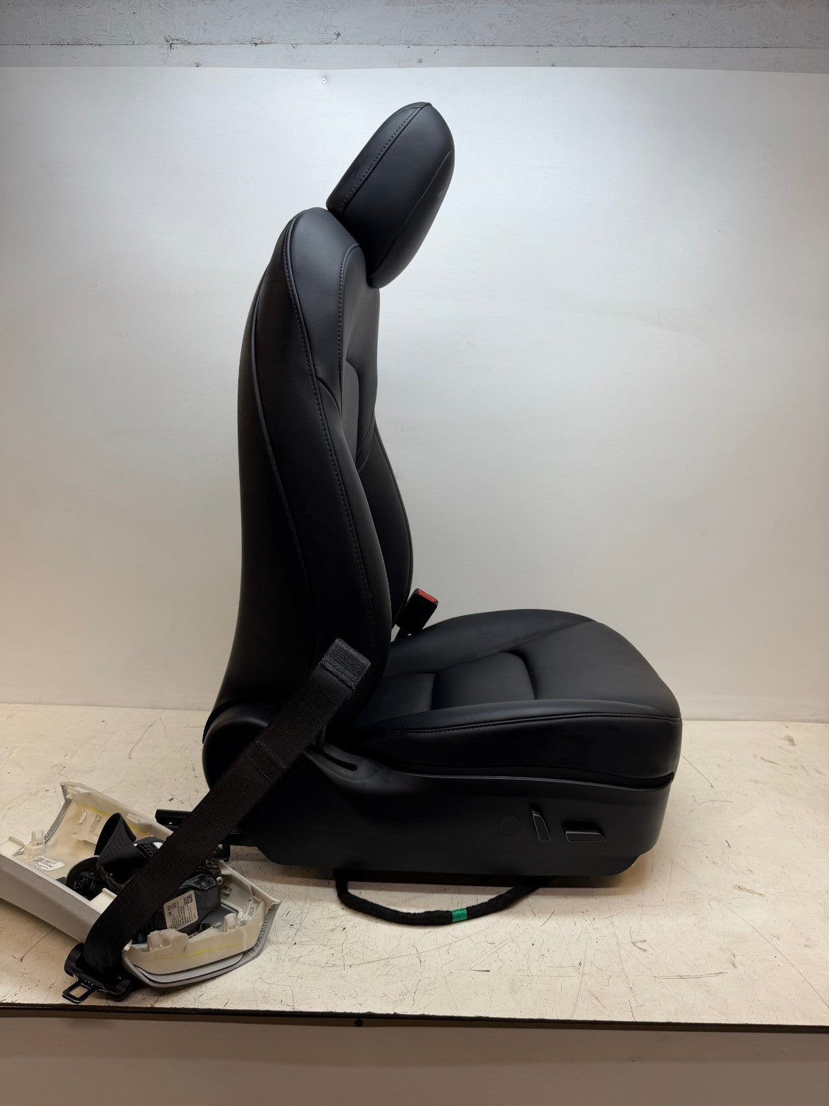 2017-2023 Tesla Model 3 Front Right Passenger Side 1st Row Seat Black