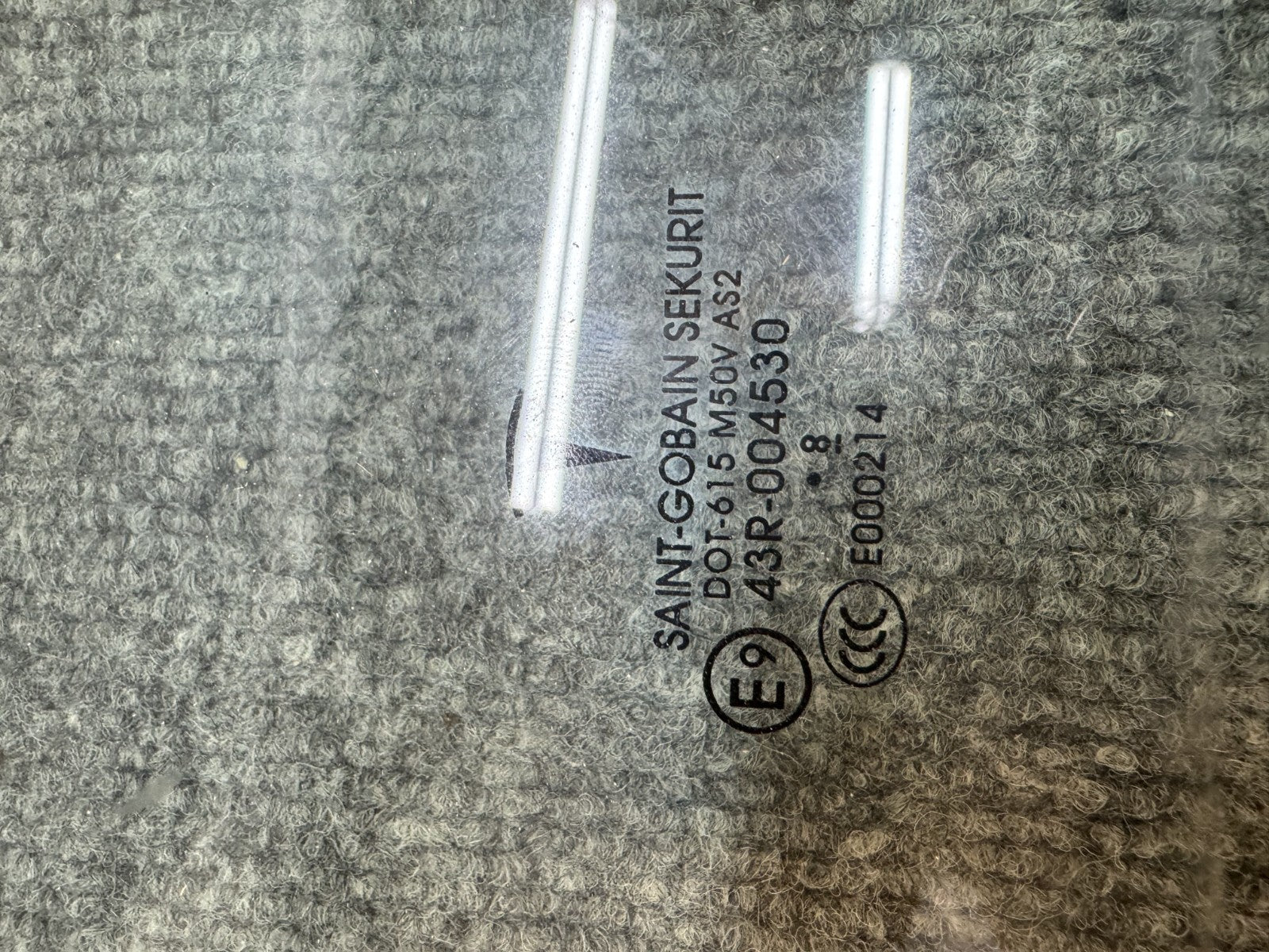 2017 – 2023 TESLA MODEL 3 FRONT RIGHT SIDE DOOR WINDOW GLASS OEM, 1568569-00-C