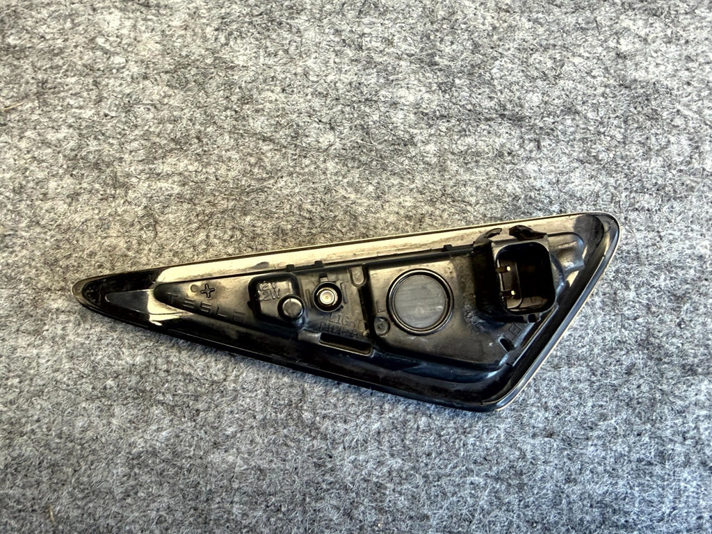 ♦️2017–2023 TESLA MODEL 3 LEFT SIDE FENDER TURN SIGNAL CAMERA OEM, 1125106-77-E