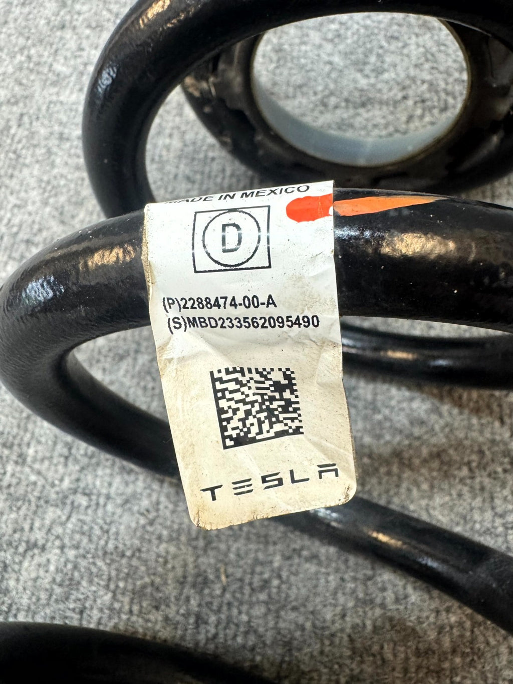 2020 - 2024 TESLA MODEL Y REAR LEFT OR RIGHT SIDE COIL SPRING OEM, 2288474-00-A