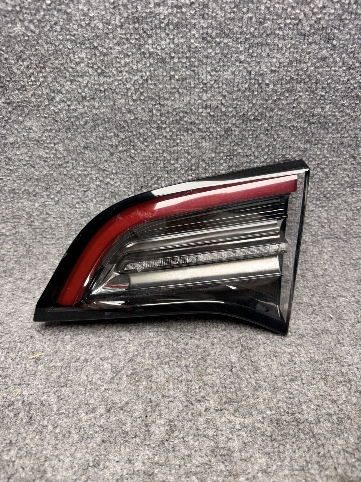 2017-2020 Tesla Model 3 Right RH Inner Tail Light 3 Pin 1077402-00-G OEM