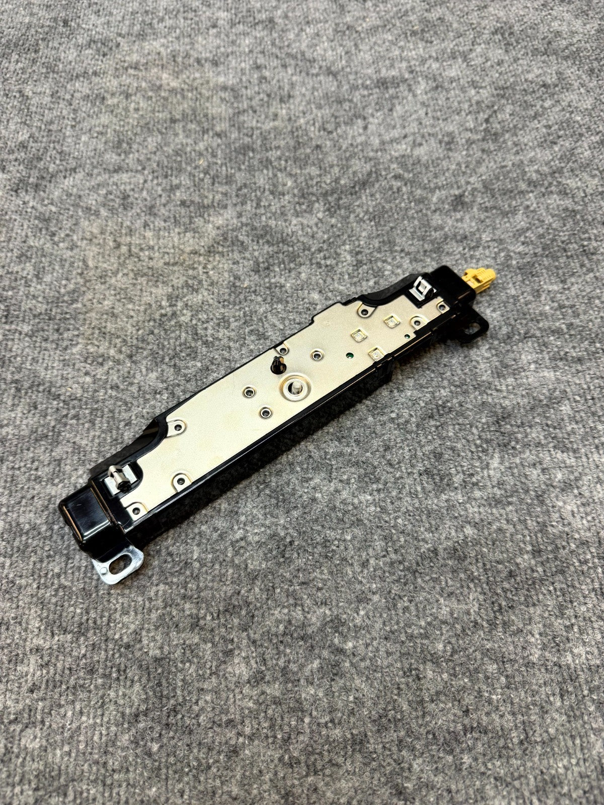 2020-2025 TESLA MODEL Y WIFI BLUETOOTH ANTENNA CONTROL MODULE OEM, 1585601-00-E