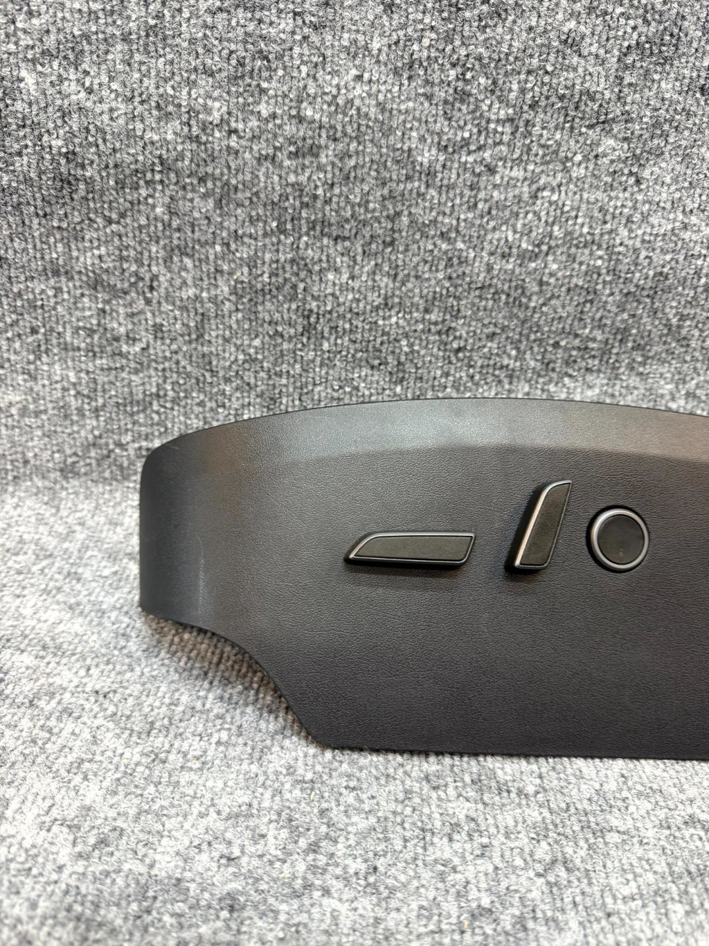 2020-2024 TESLA MODEL Y FRONT LEFT SEAT TRIM W/ CONTROL SWITCHES OEM, 163833200C