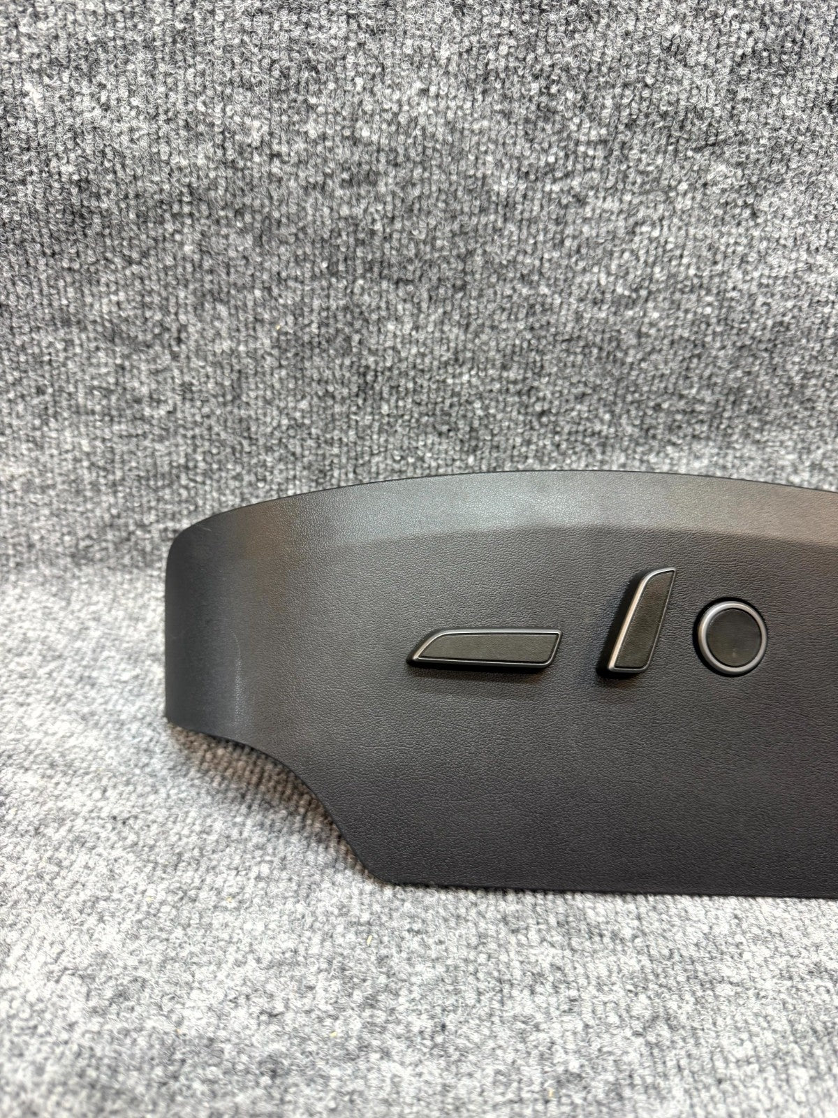 2020-2024 TESLA MODEL Y FRONT LEFT SEAT TRIM W/ CONTROL SWITCHES OEM, 163833200C