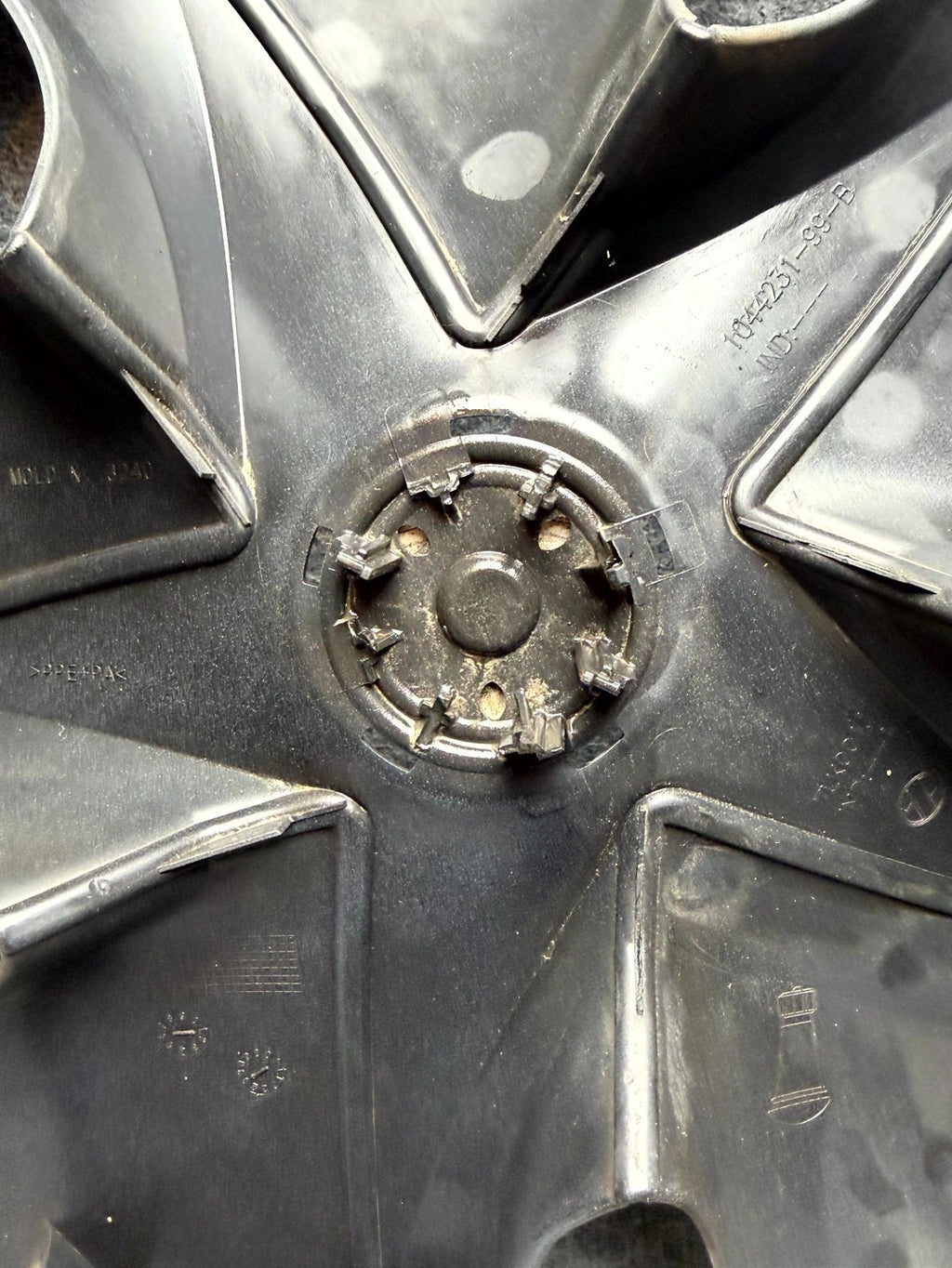♦️2017 – 2023 TESLA MODEL 3 AERO 18" WHEEL COVER HUBCAP RIM OEM, 1044231-99-B