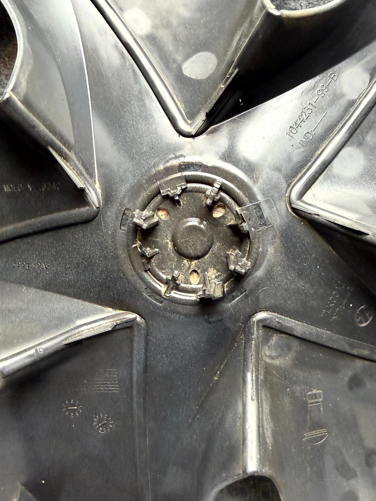 ♦️2017 – 2023 TESLA MODEL 3 AERO 18" WHEEL COVER HUBCAP RIM OEM, 1044231-99-B