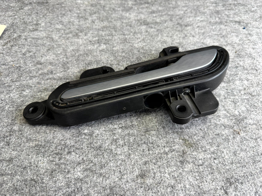 ♦️17 - 23 TESLA MODEL 3 FRONT / REAR LEFT EXTERIOR DOOR HANDLE OEM, 1081831-00-J
