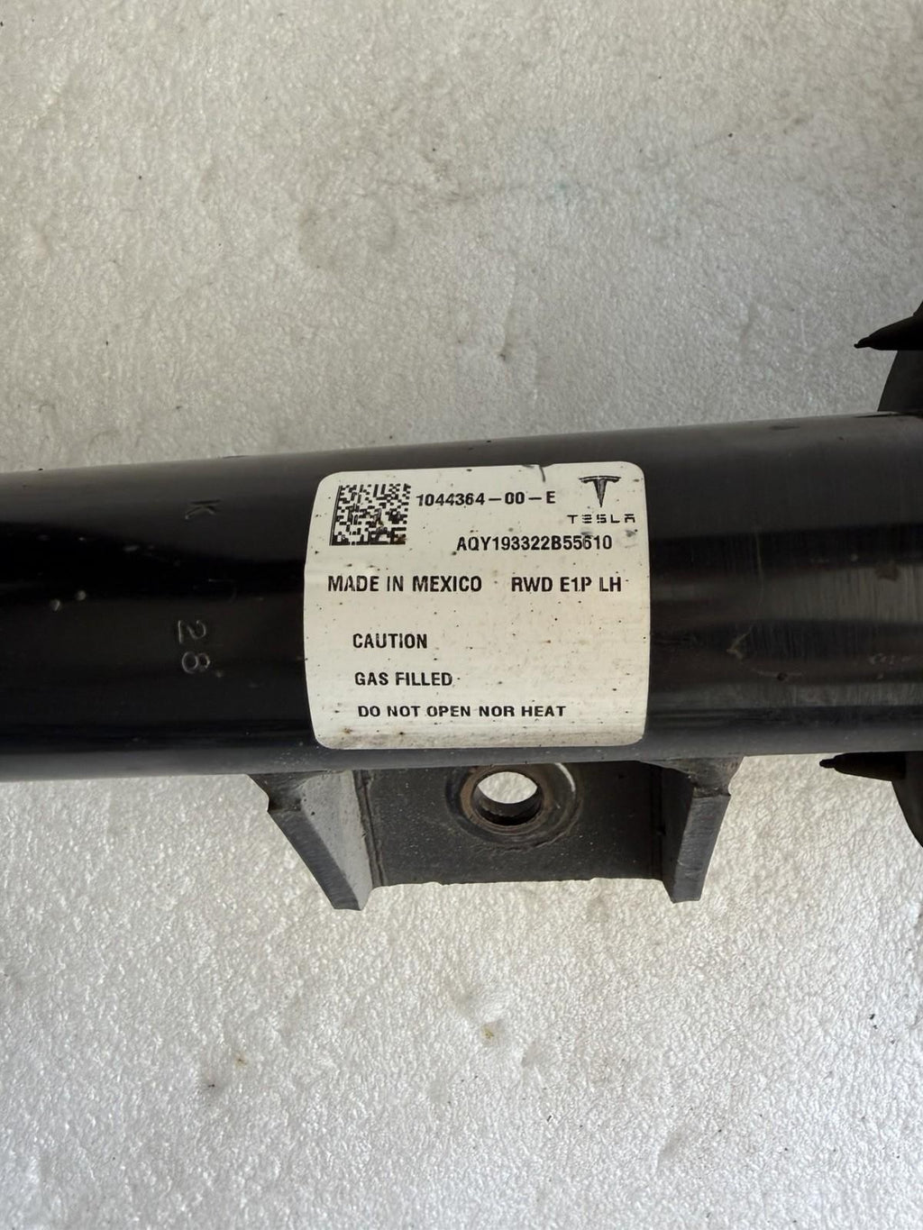 ♦️17-23 TESLA MODEL 3 FRONT LEFT SHOCK STRUT COIL SPRING ASSEMBLY OEM,104436400E