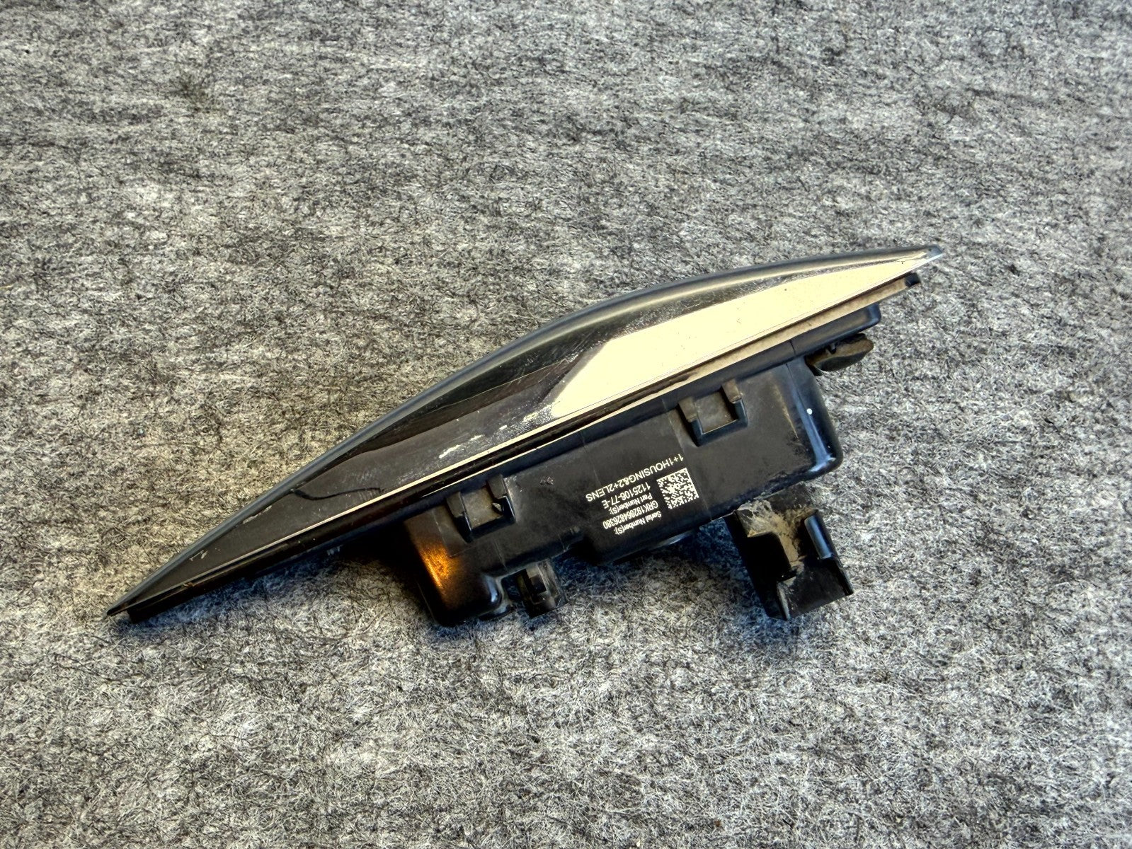 ♦️2017–2023 TESLA MODEL 3 LEFT SIDE FENDER TURN SIGNAL CAMERA OEM, 1125106-77-E