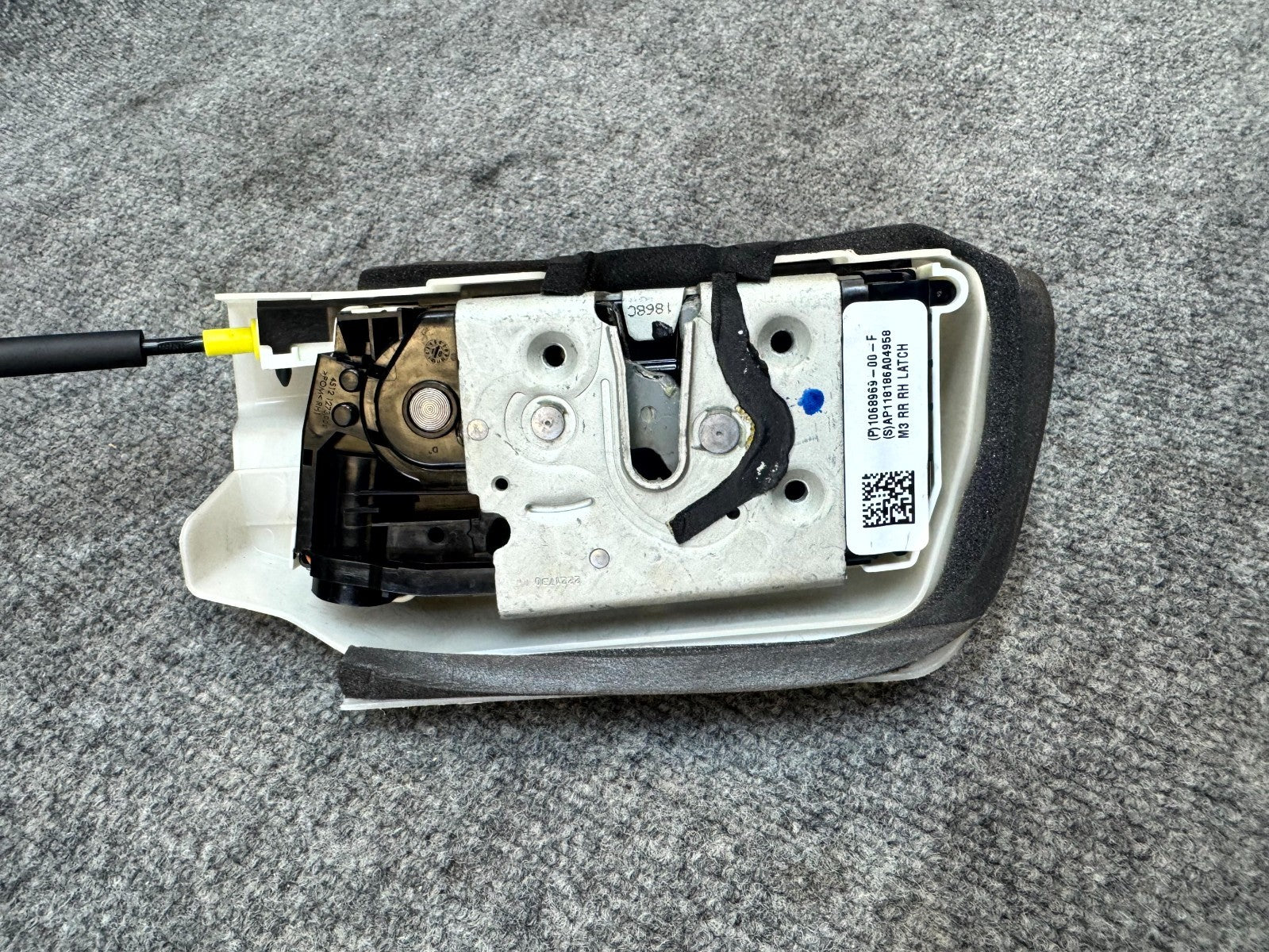 2017-2023 TESLA MODEL 3 RIGHT REAR DOOR LOCK LATCH ACTUATOR OEM, 1068969-00-F