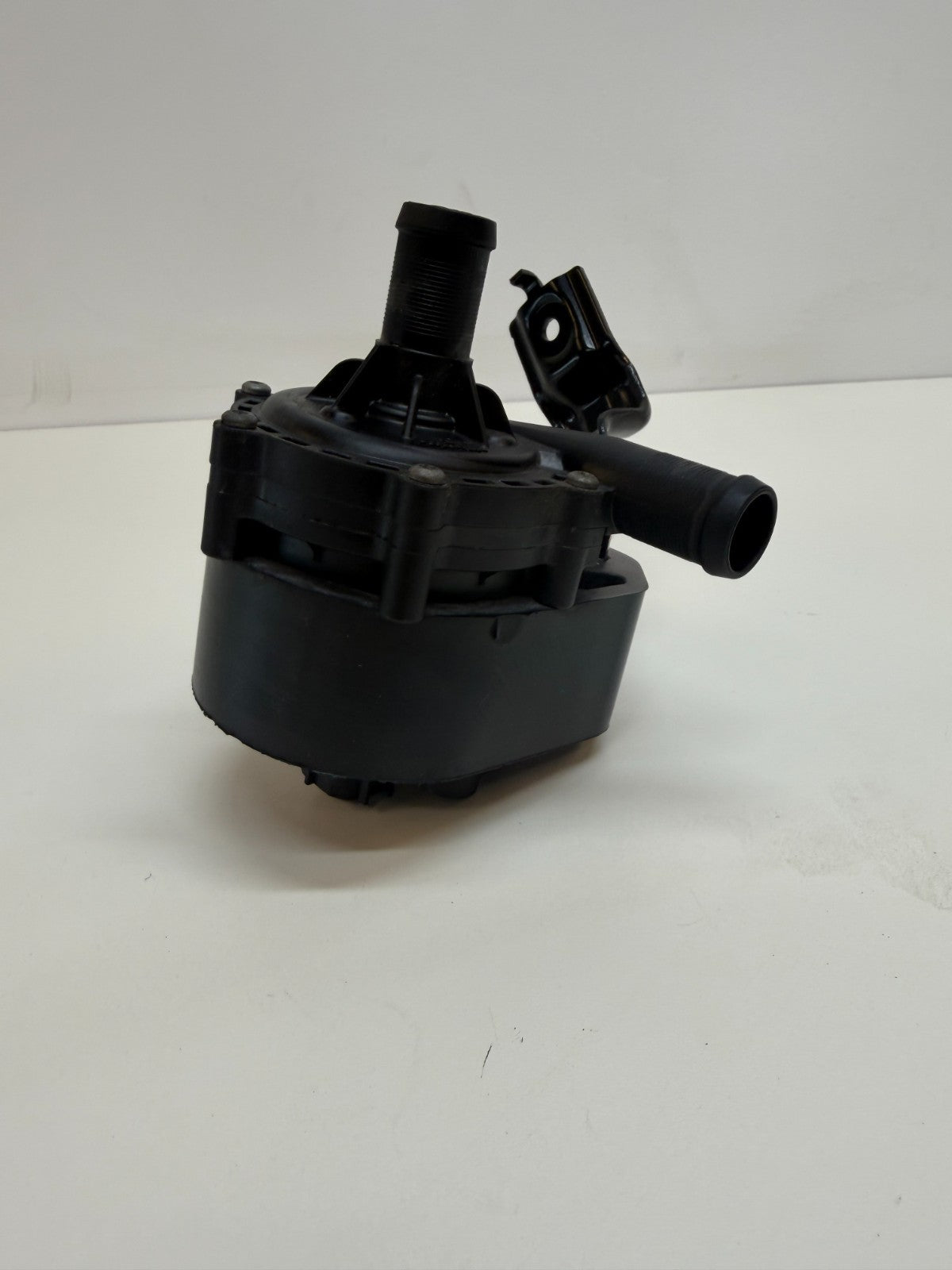 2012-2020 Tesla S Electric Auxiliary Coolant Water Pump w/ Bracket 1057235-00-G