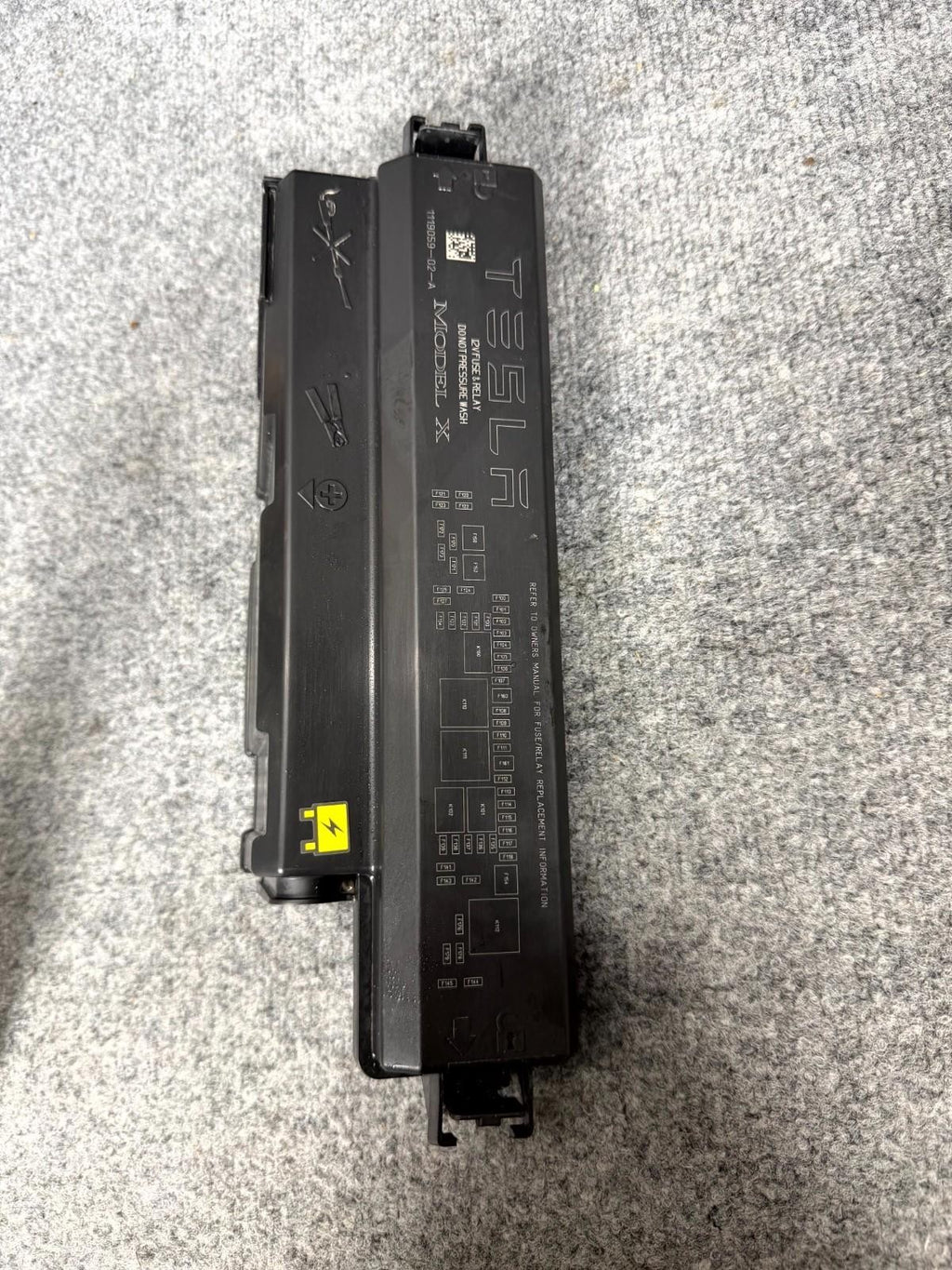 16-20 Tesla Model X Front Frunk Fuse Relay Junction Box Module OEM, 1046331-00-C