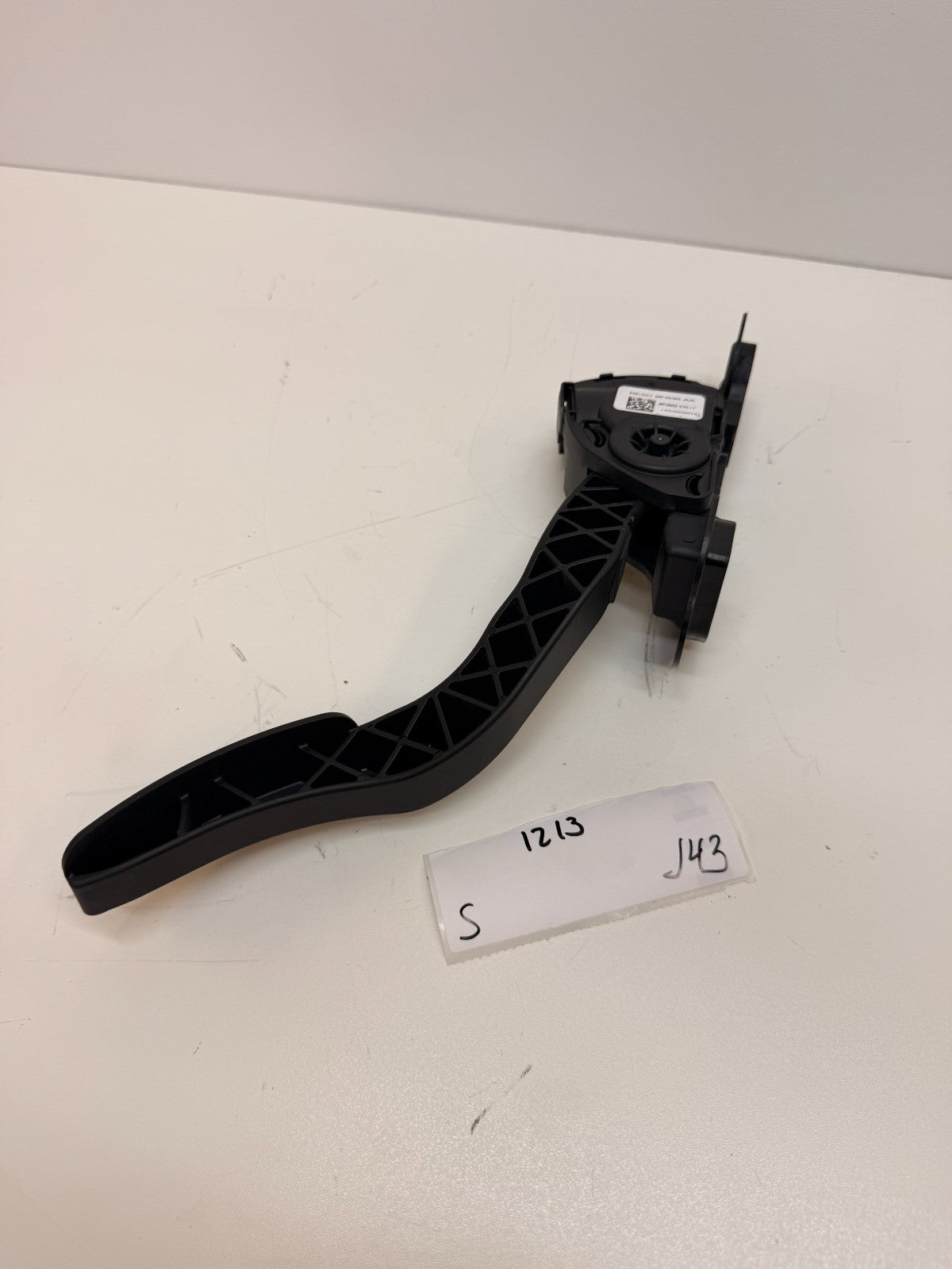 2012-2020 Tesla Model S Accelerator Throttle Pedal BE5C 9F836-AA