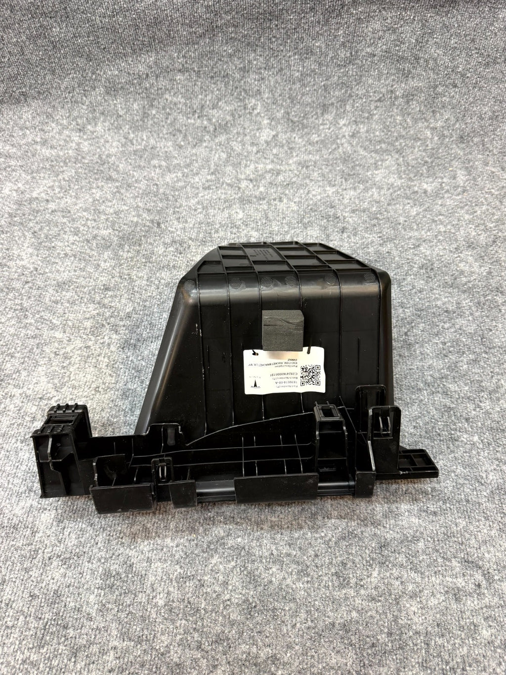 2020 - 2024 TESLA MODEL Y REAR LEFT SIDE TRUNK RUCKET BRACKET OEM, 1816614-00-A