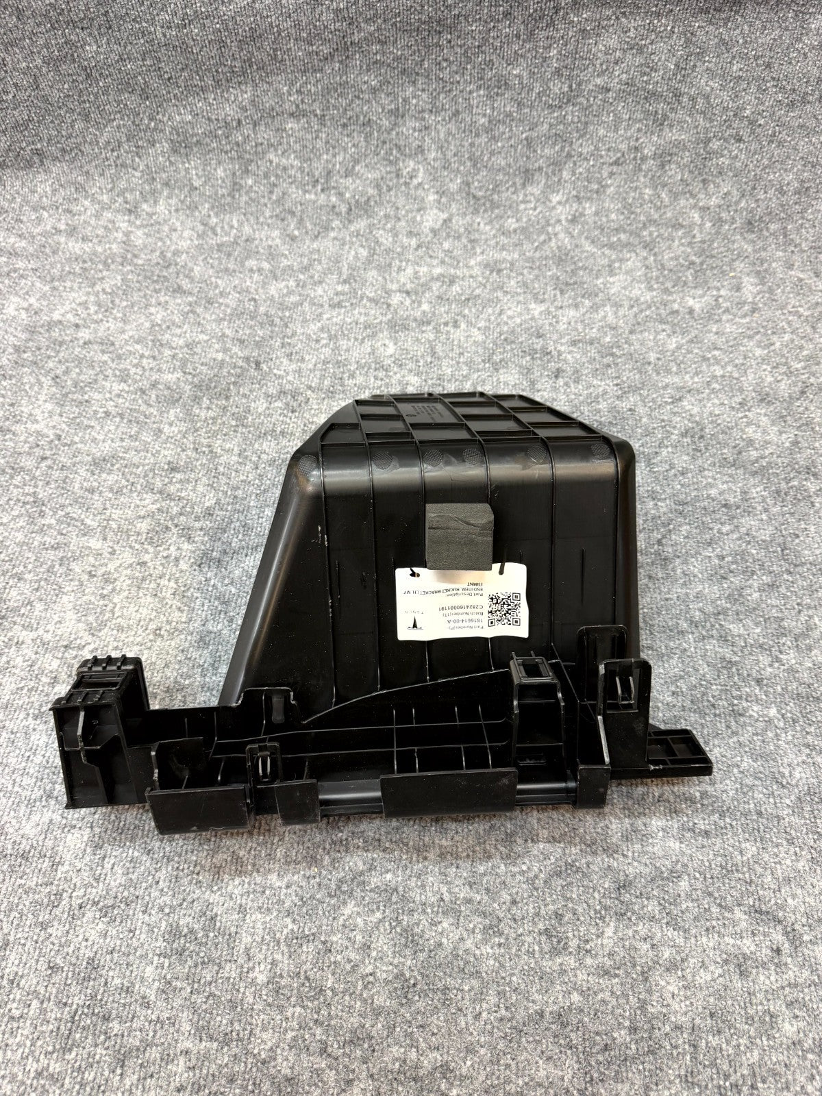 2020 - 2024 TESLA MODEL Y REAR LEFT SIDE TRUNK RUCKET BRACKET OEM, 1816614-00-A