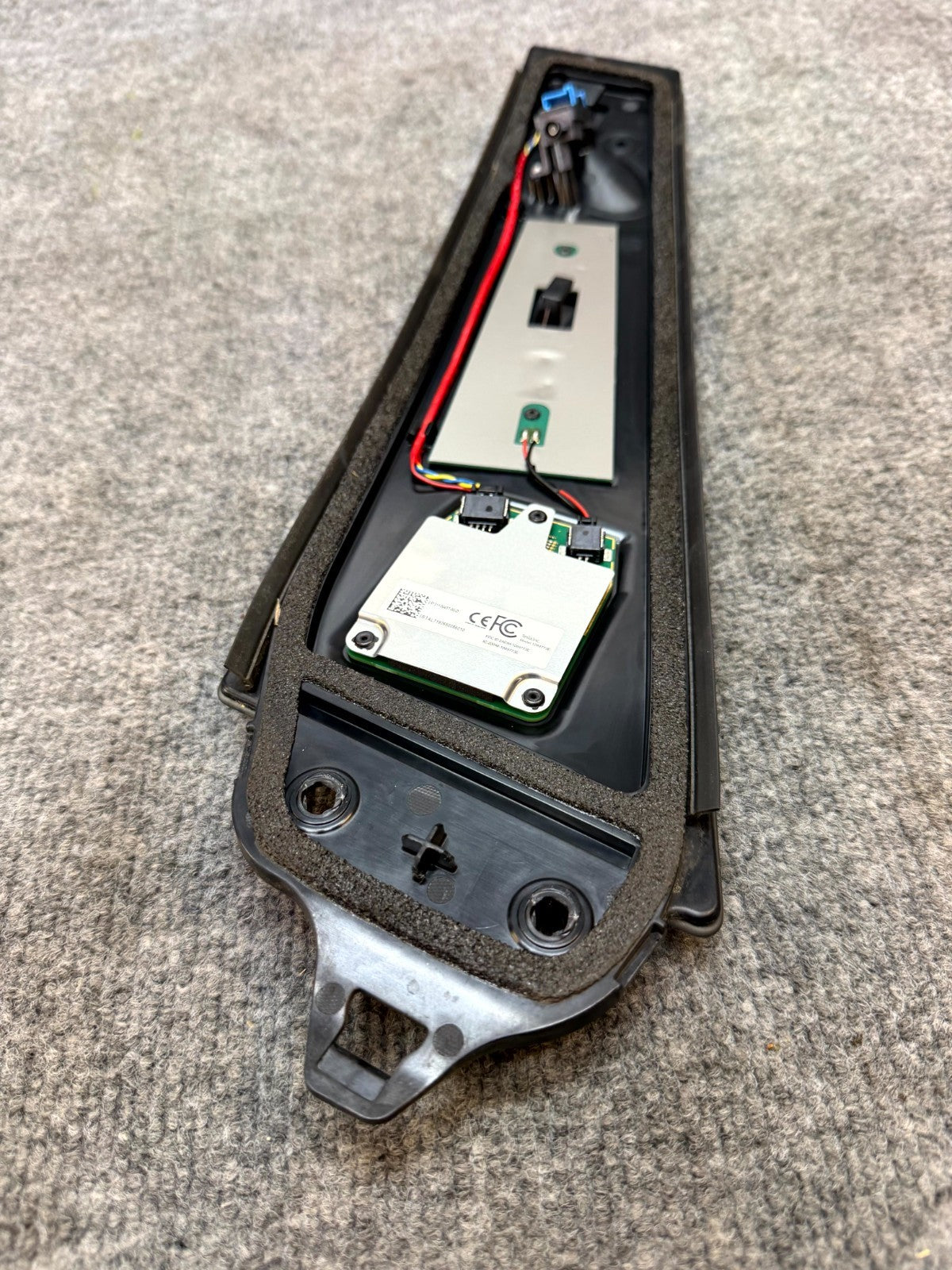 2017-2023 TESLA MODEL 3 LEFT B-PILLAR APPLIQUE TRIM W/ CAMERA OEM, 1109253-00-G