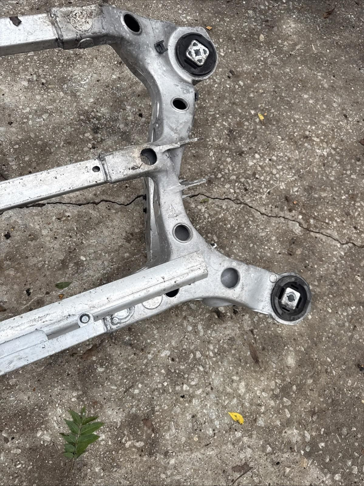 ♦️2012-2020 TESLA MODEL S REAR SUPPORT SUBFRAME CROSSMEMBER OEM, 1009826-00-A