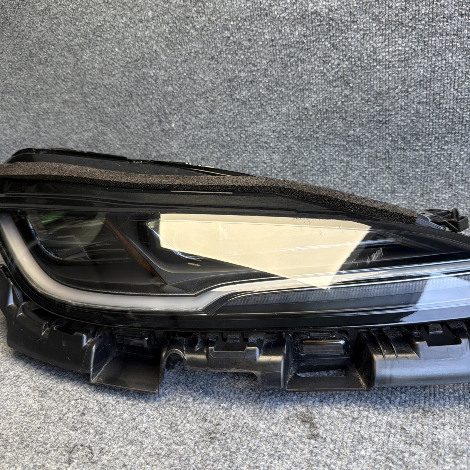 NICE 2024-2025 TESLA MODEL 3 HIGHLAND RIGHT SIDE HEADLIGHT LED OEM 1694087-00-G