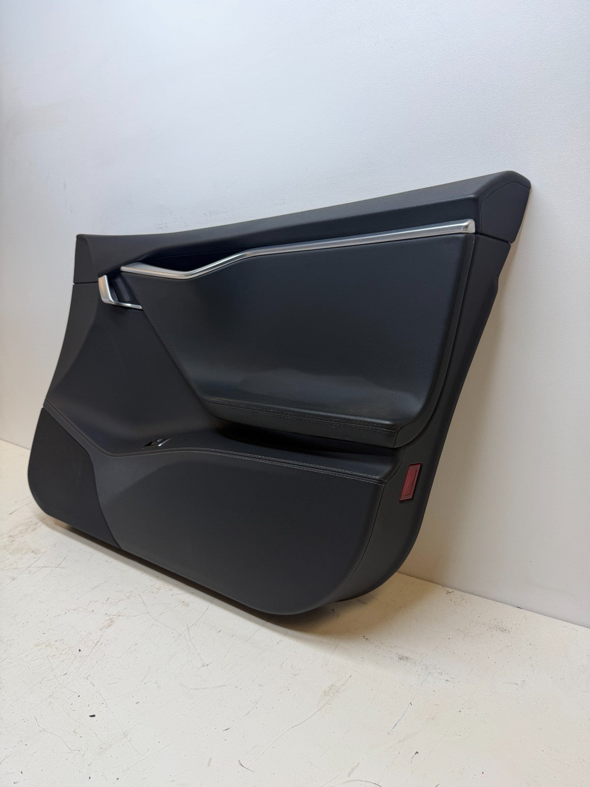 2012-2020 Tesla Model S Front RH Passenger Door Panel Trim 1007912-00-D